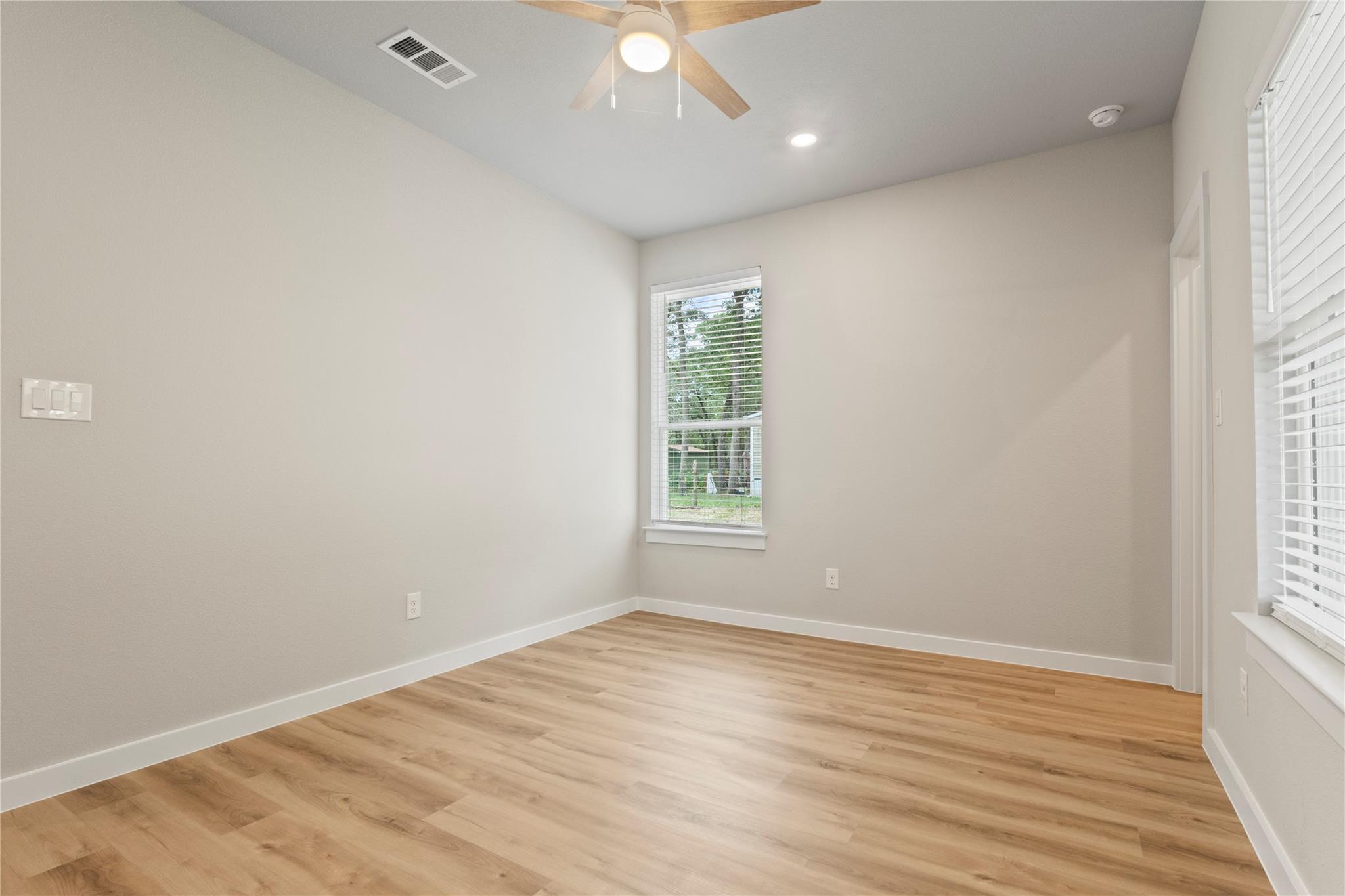 240 Shadow Oak Dr, Bastrop, TX 78602