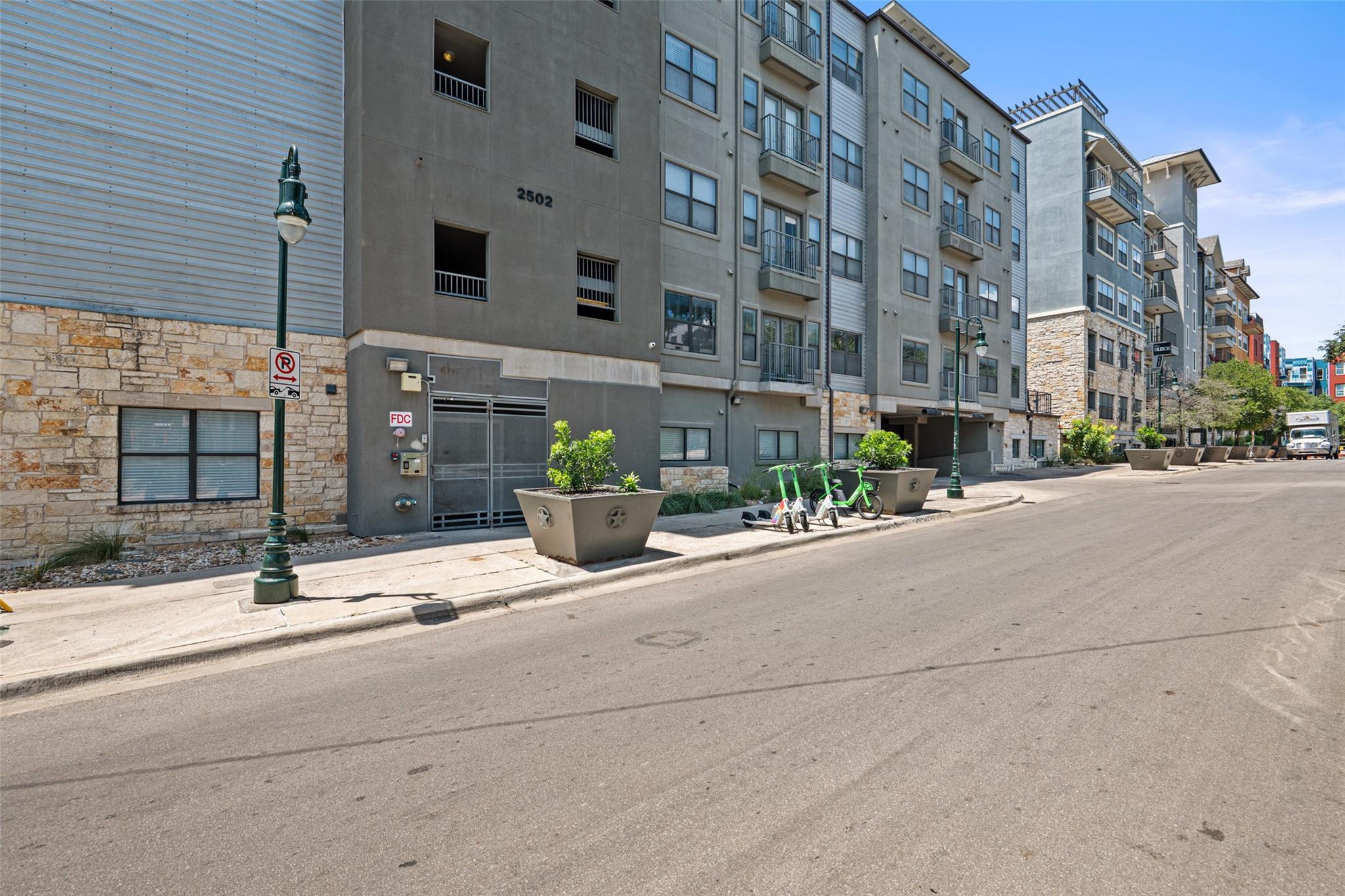 2502 Leon St # 417, Austin, TX 78705