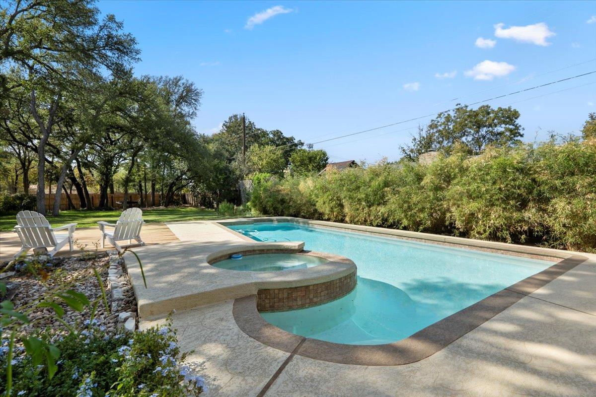 102 Bonwood Dr, Round Rock, TX 78681