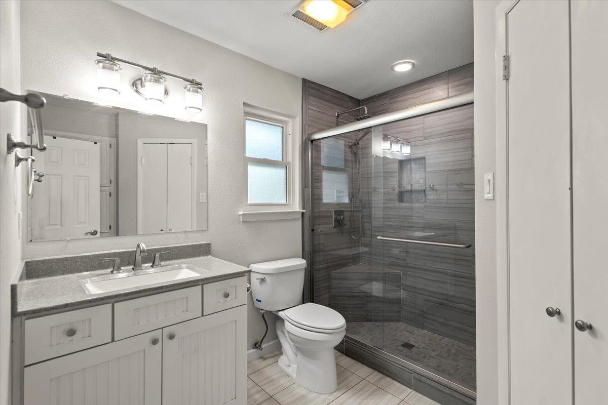 102 Bonwood Dr, Round Rock, TX 78681