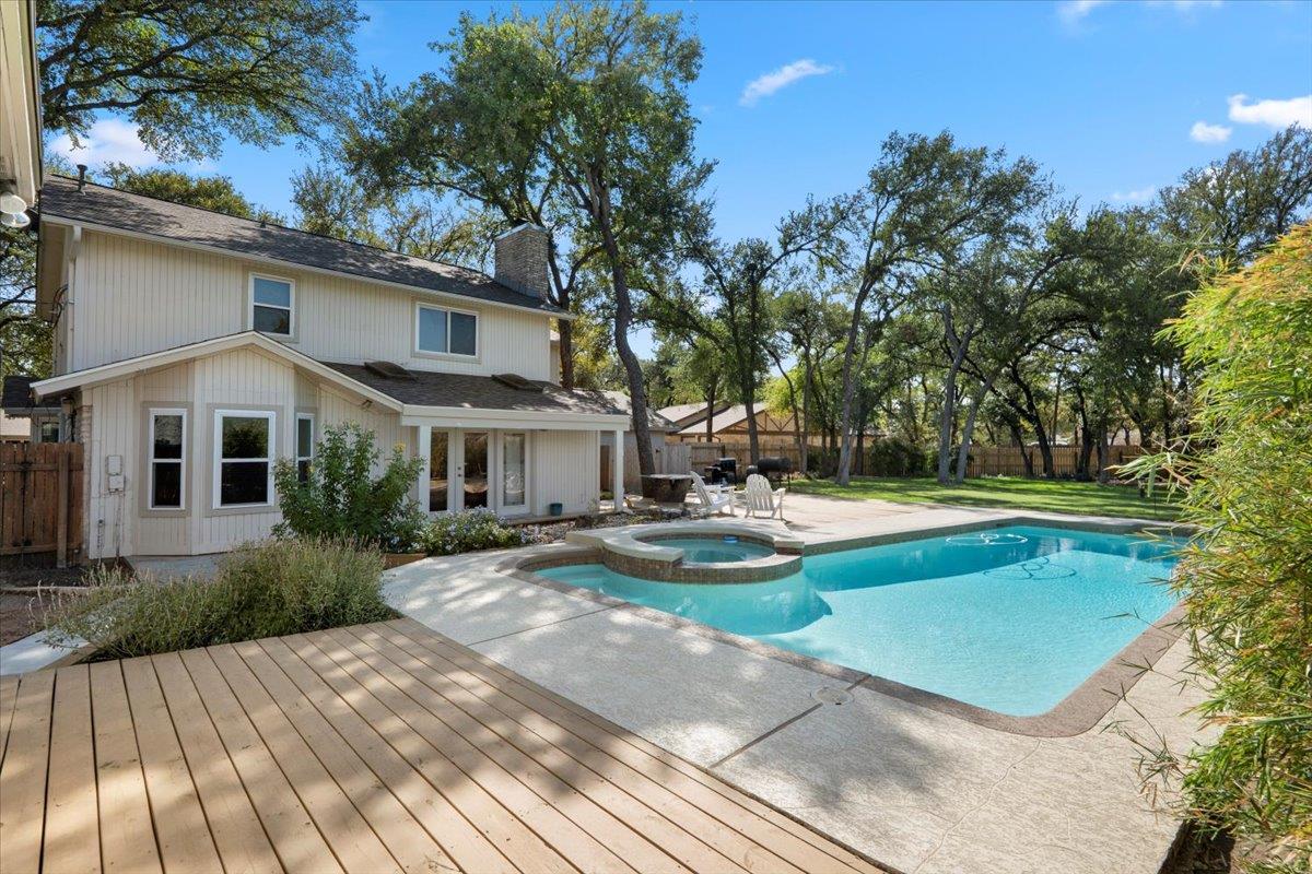 102 Bonwood Dr, Round Rock, TX 78681