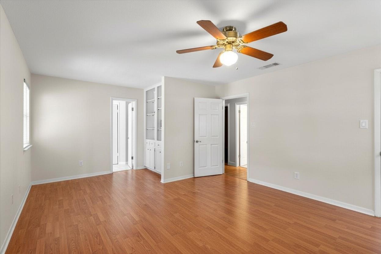 102 Bonwood Dr, Round Rock, TX 78681