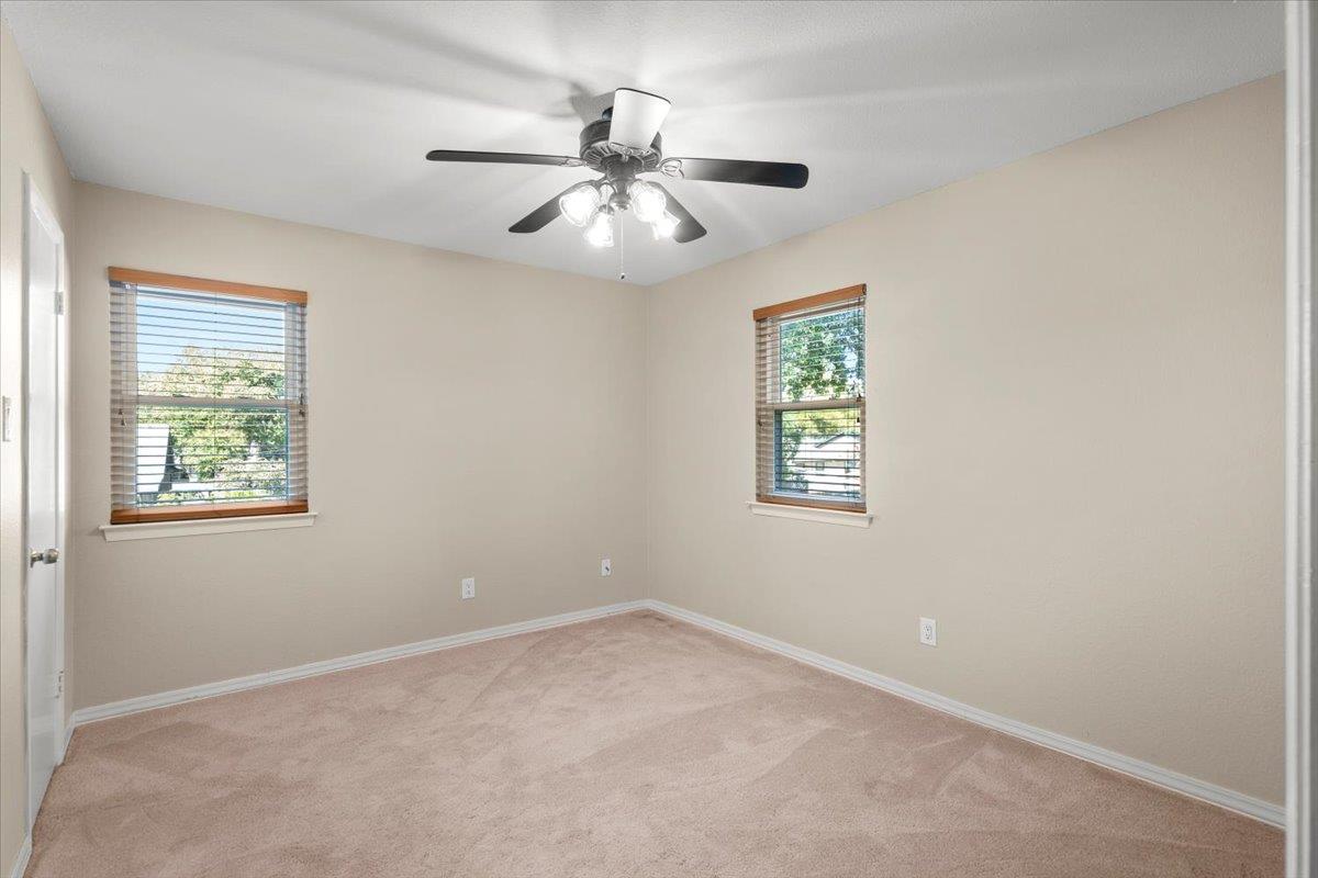 102 Bonwood Dr, Round Rock, TX 78681