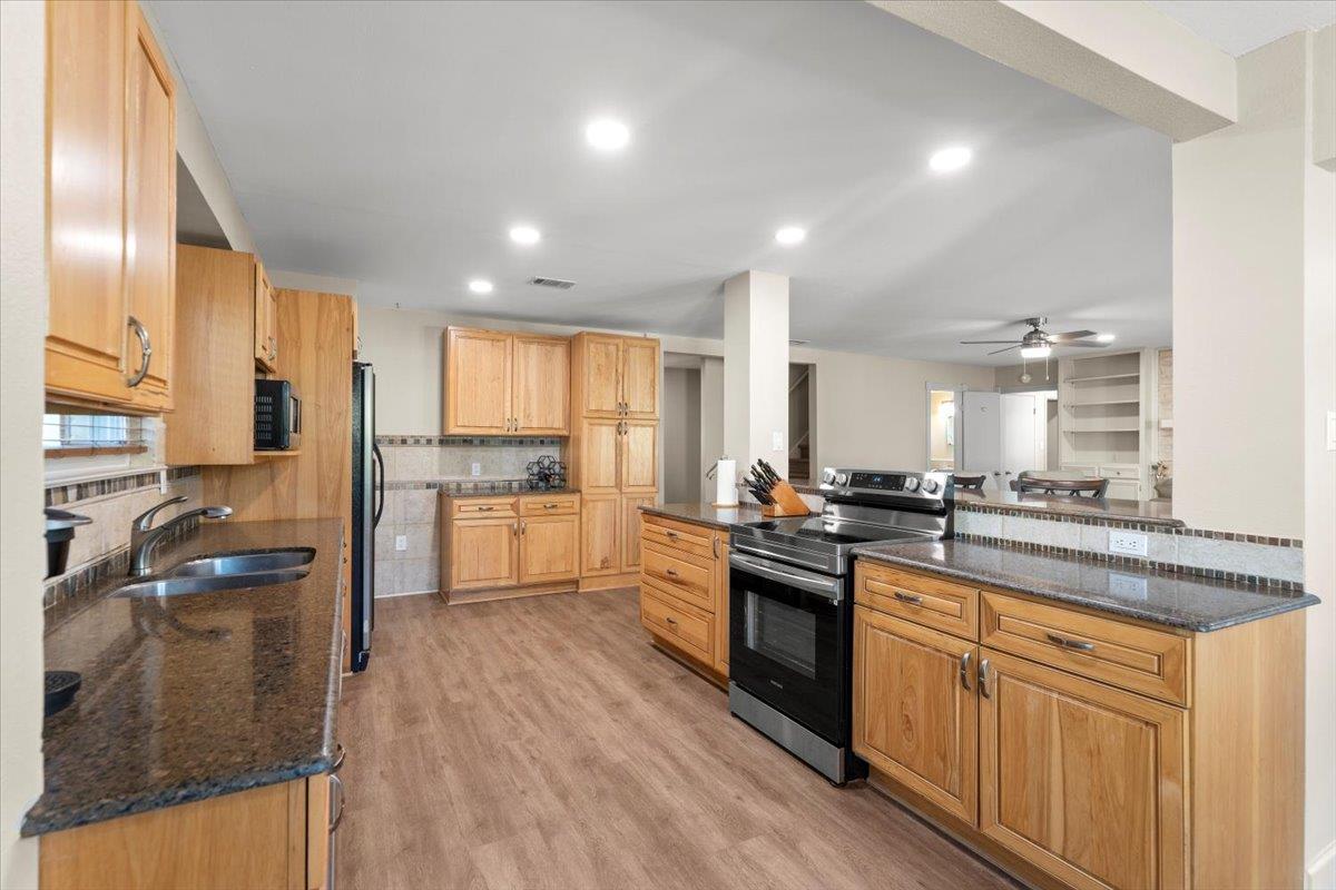 102 Bonwood Dr, Round Rock, TX 78681