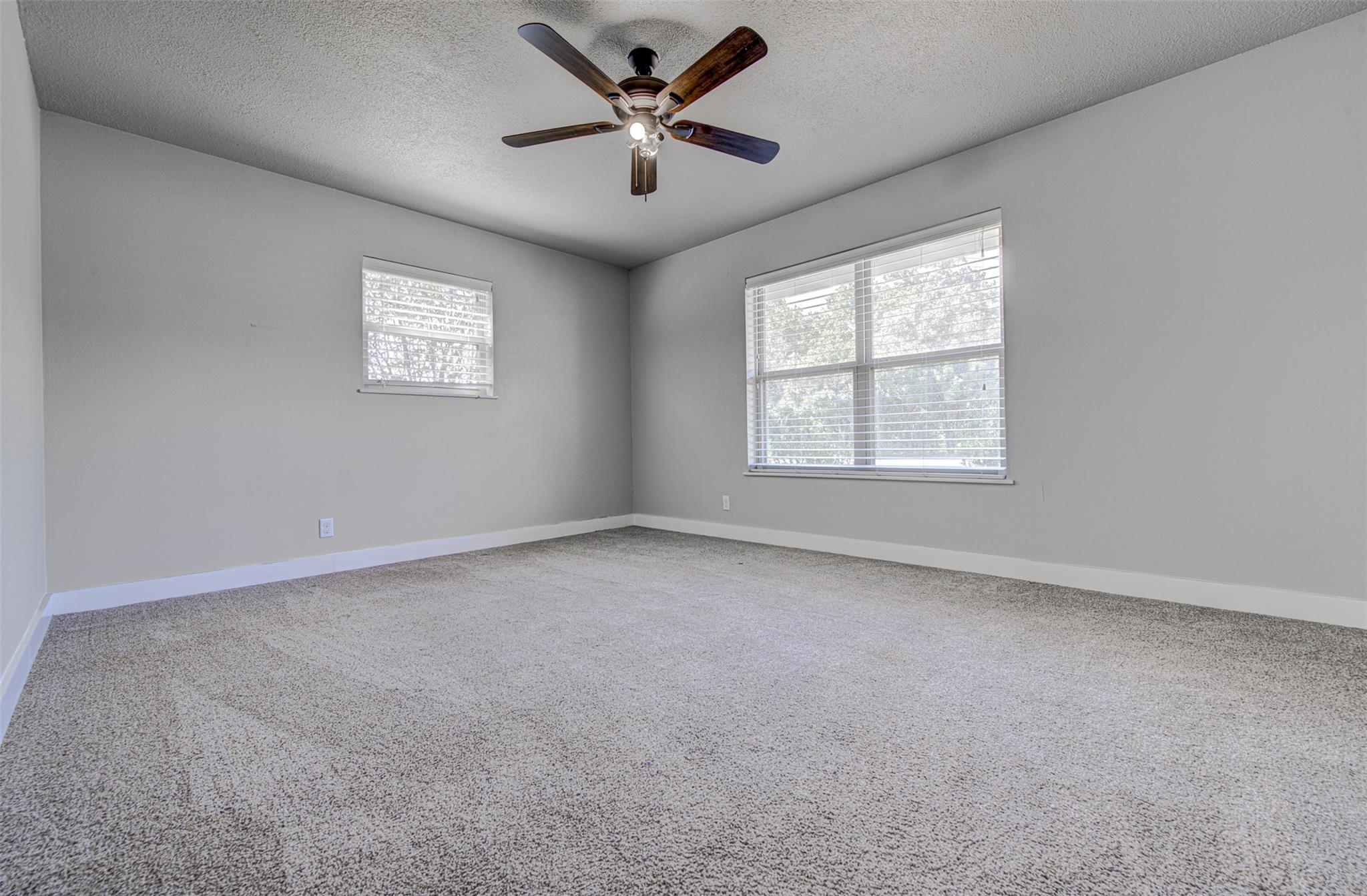 1013 Highland Dr, Highland Haven, TX 78654