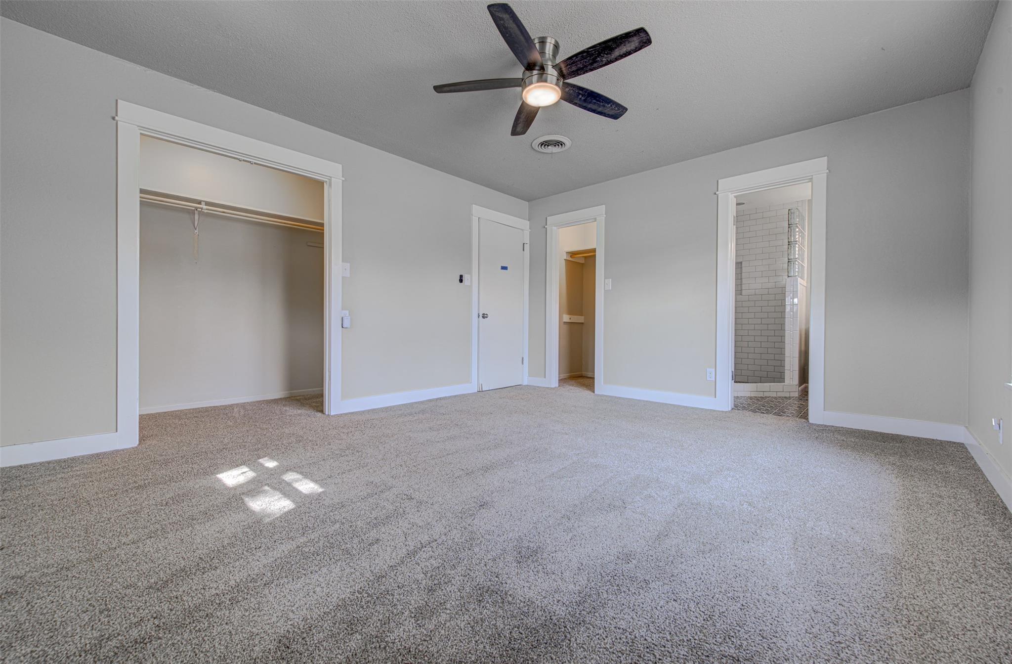 1013 Highland Dr, Highland Haven, TX 78654