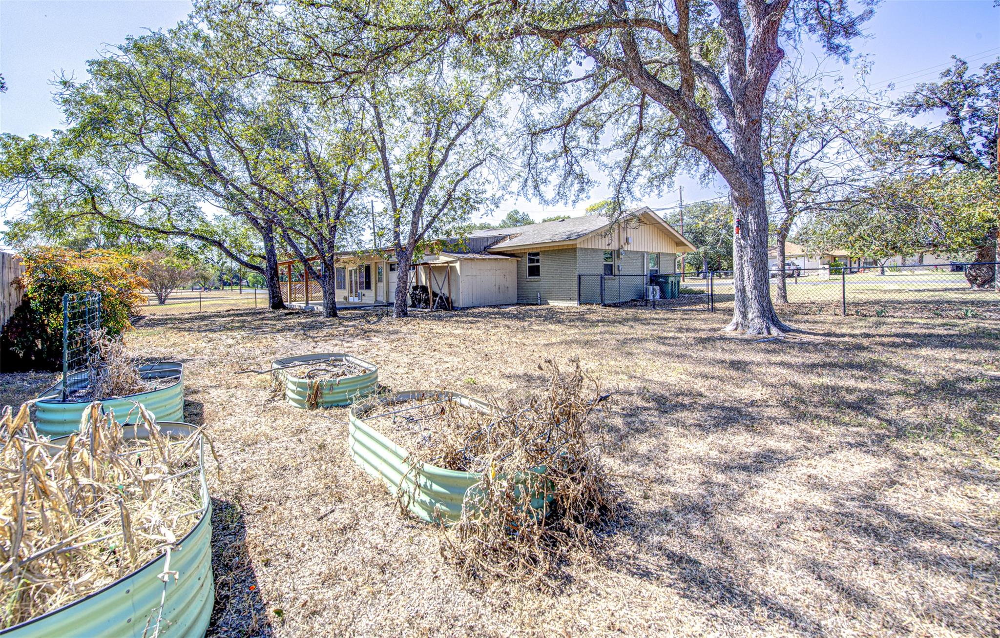 1013 Highland Dr, Highland Haven, TX 78654