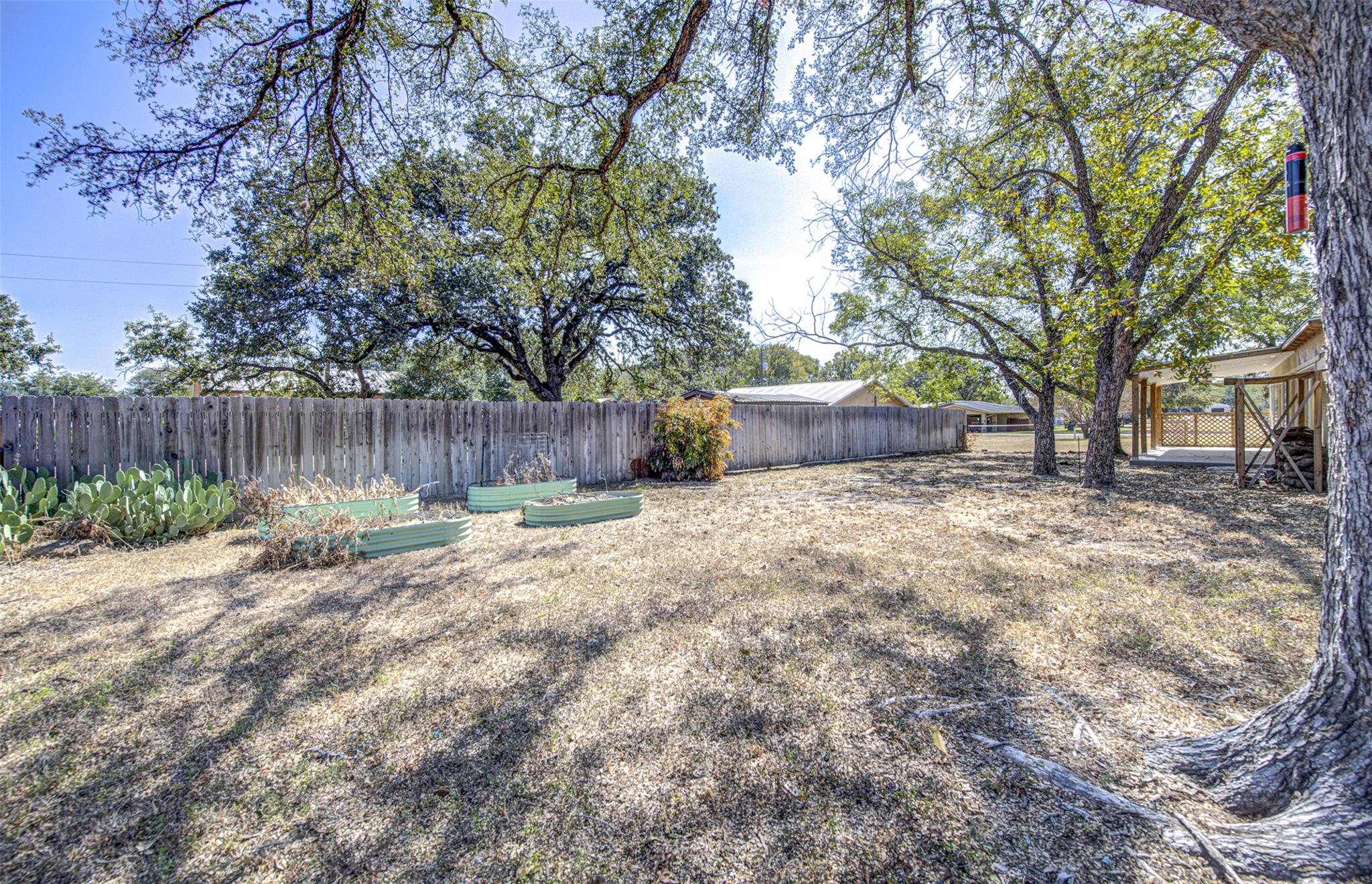 1013 Highland Dr, Highland Haven, TX 78654