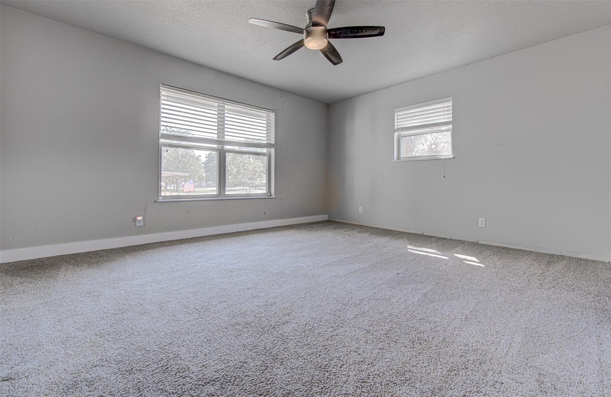 1013 Highland Dr, Highland Haven, TX 78654