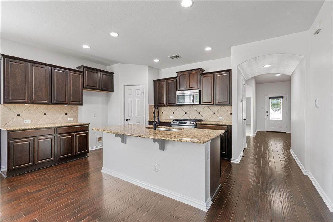 1900 Elaina Loop, Leander, TX 78641