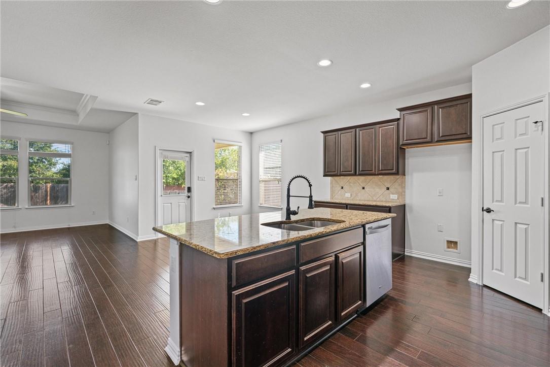 1900 Elaina Loop, Leander, TX 78641