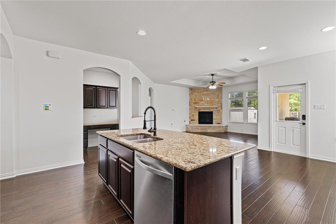 1900 Elaina Loop, Leander, TX 78641