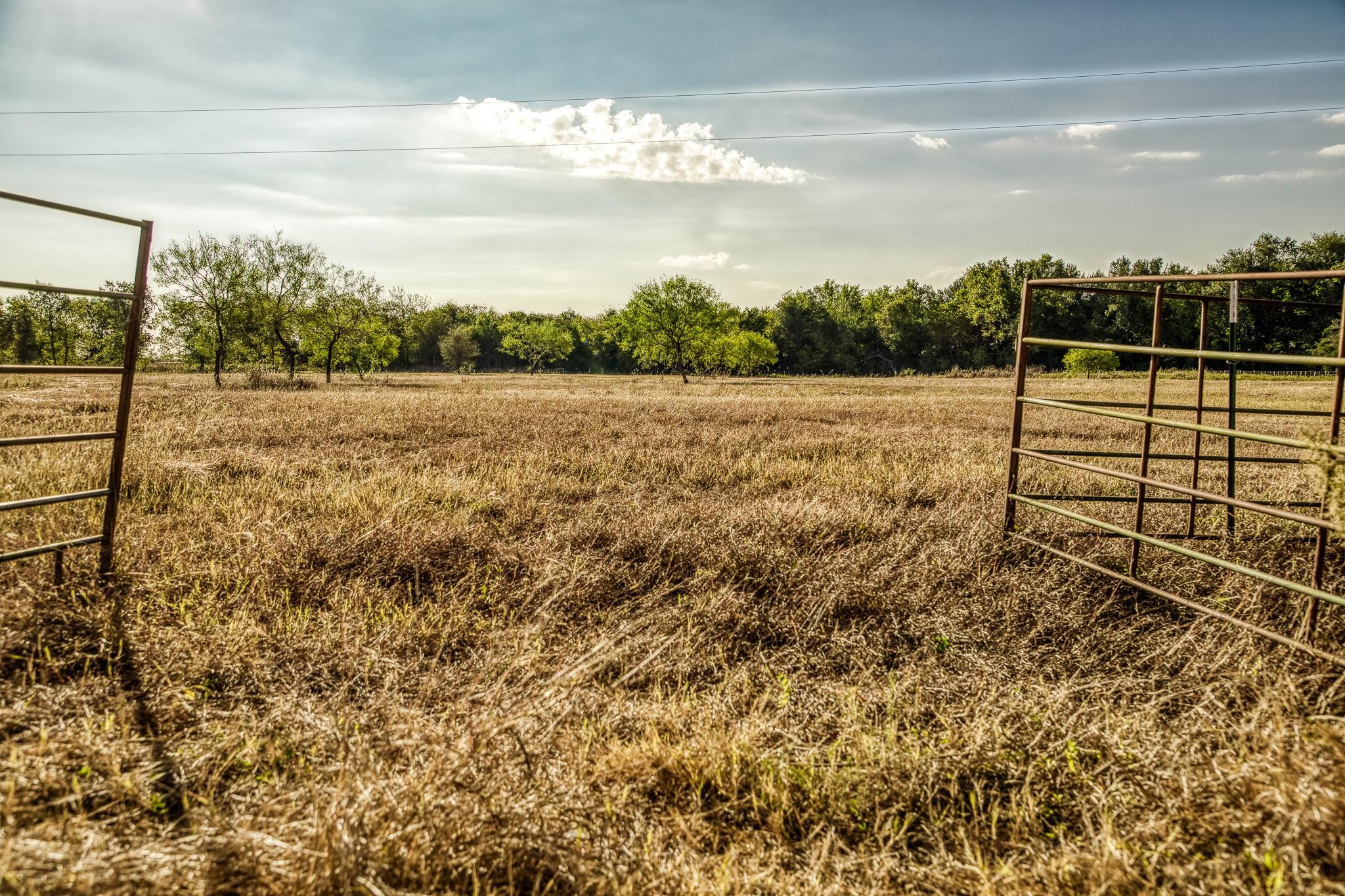 460 County Road 328, Caldwell, TX 77836