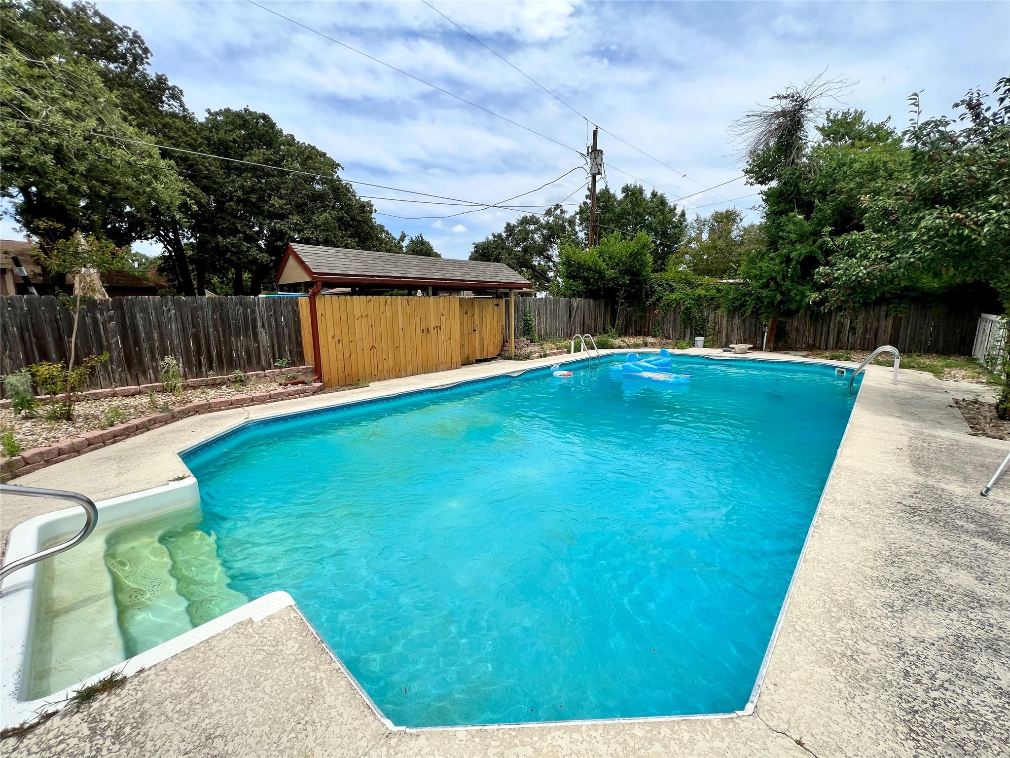 1602 Yokley Rd, Rockdale, TX 76567