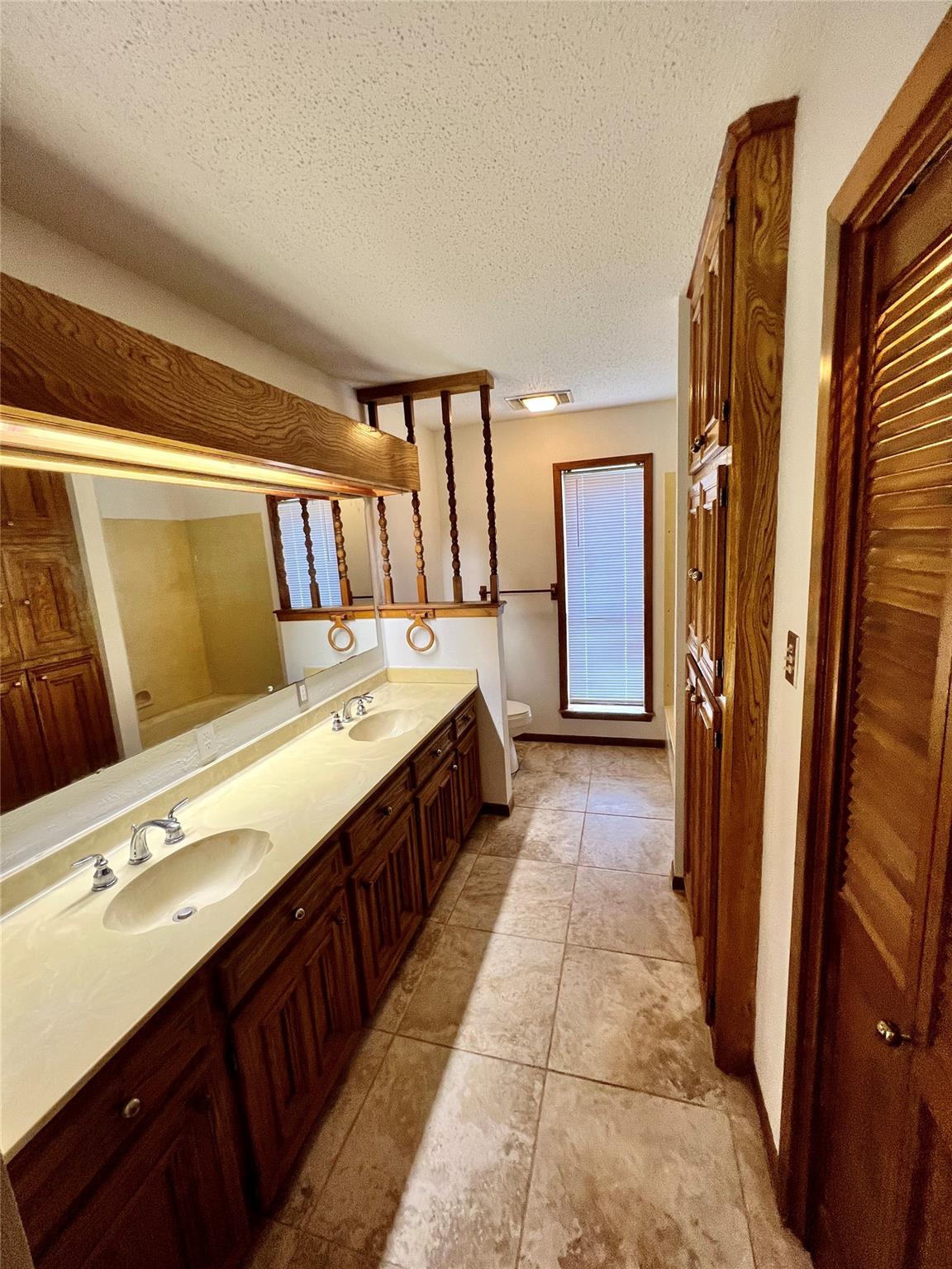 1602 Yokley Rd, Rockdale, TX 76567