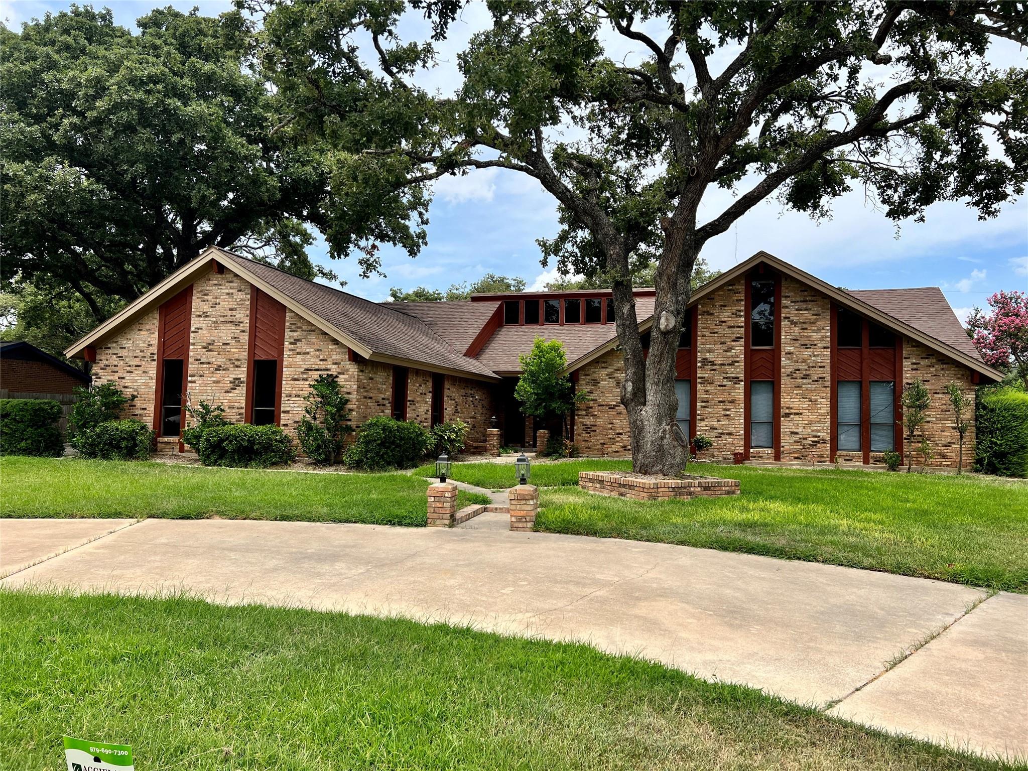 1602 Yokley Rd, Rockdale, TX 76567