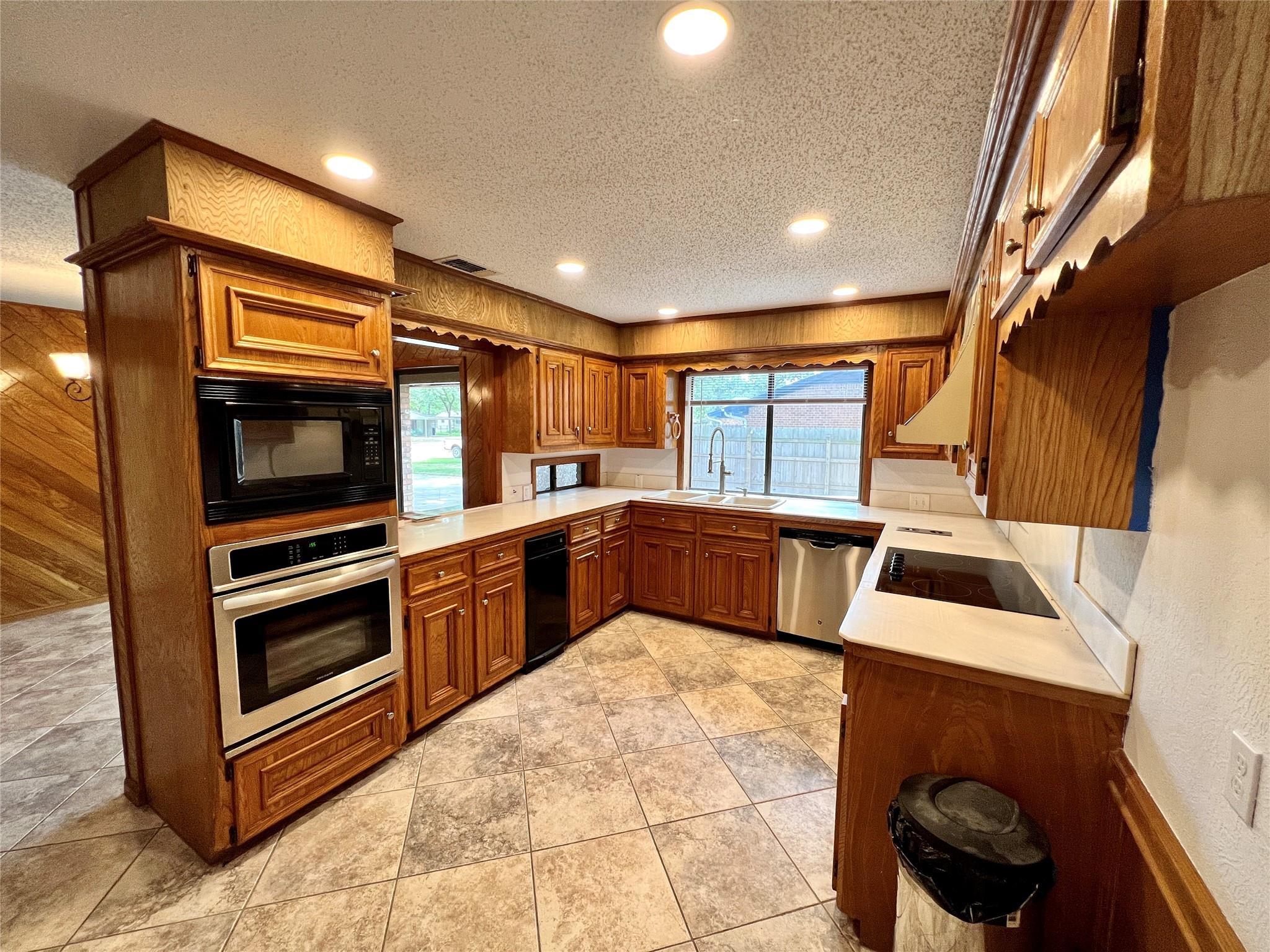 1602 Yokley Rd, Rockdale, TX 76567