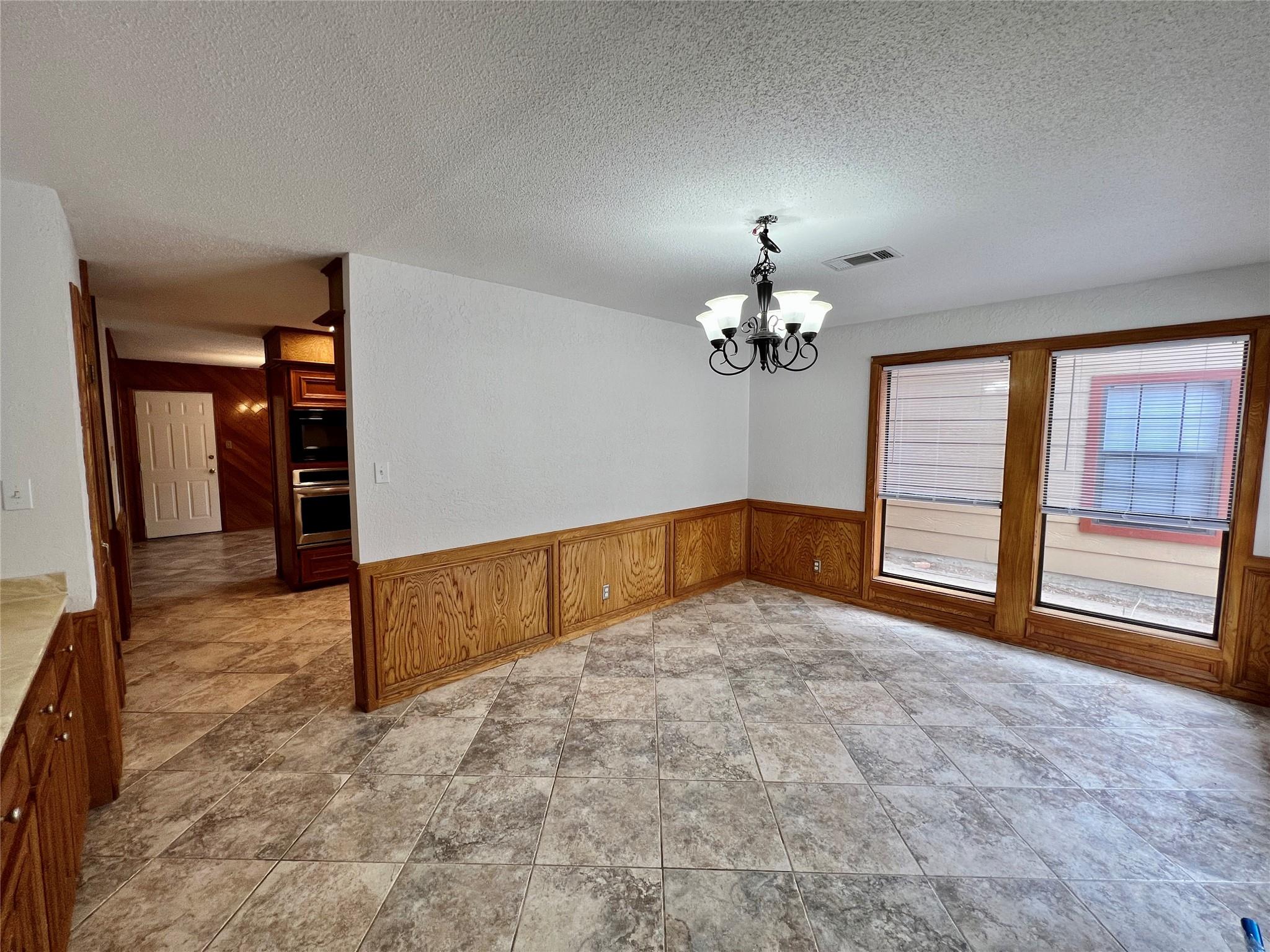 1602 Yokley Rd, Rockdale, TX 76567