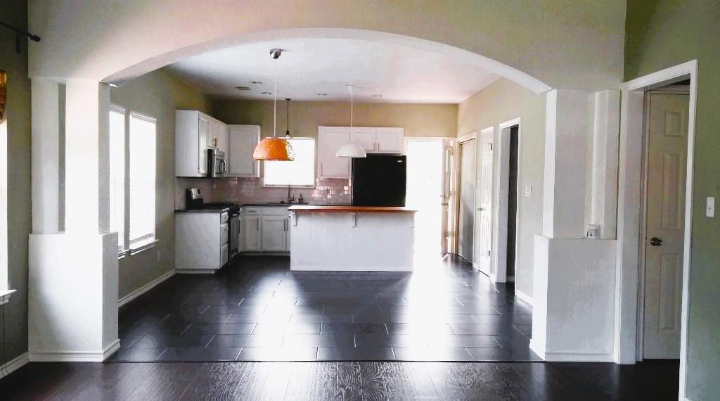 1704 S College St, Georgetown, TX 78626