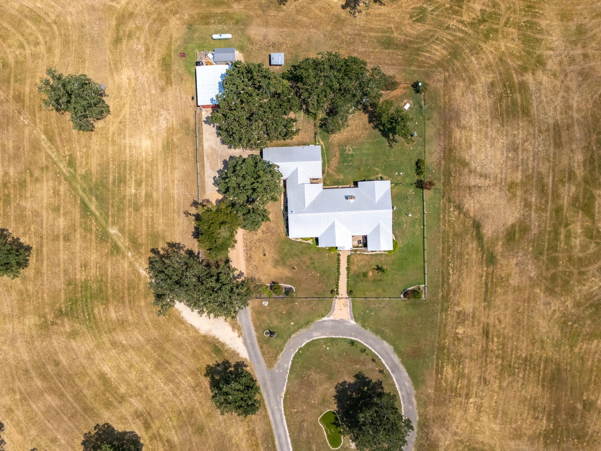 1045 Private Road 7005, Lexington, TX 78947