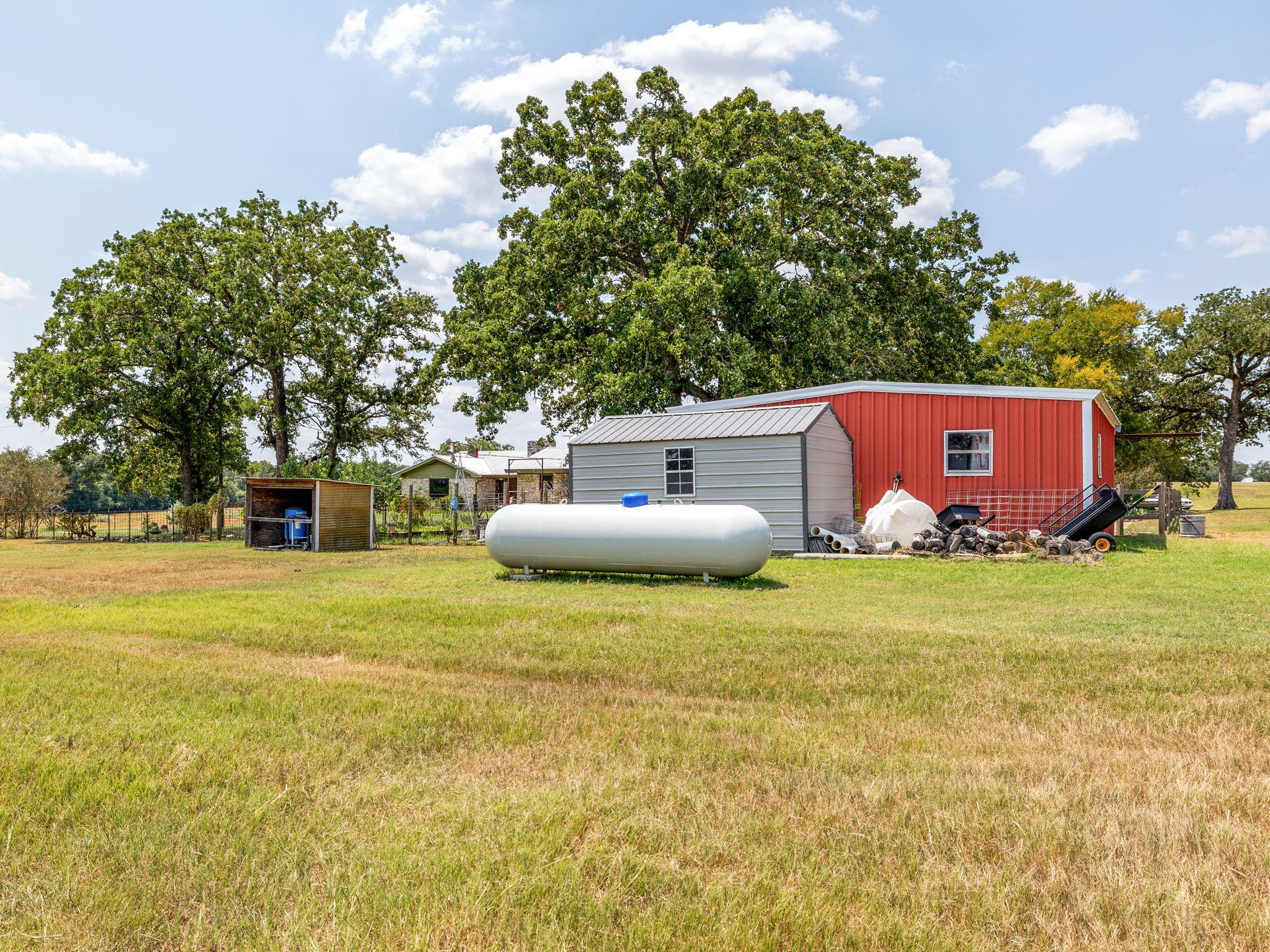 1045 Private Road 7005, Lexington, TX 78947