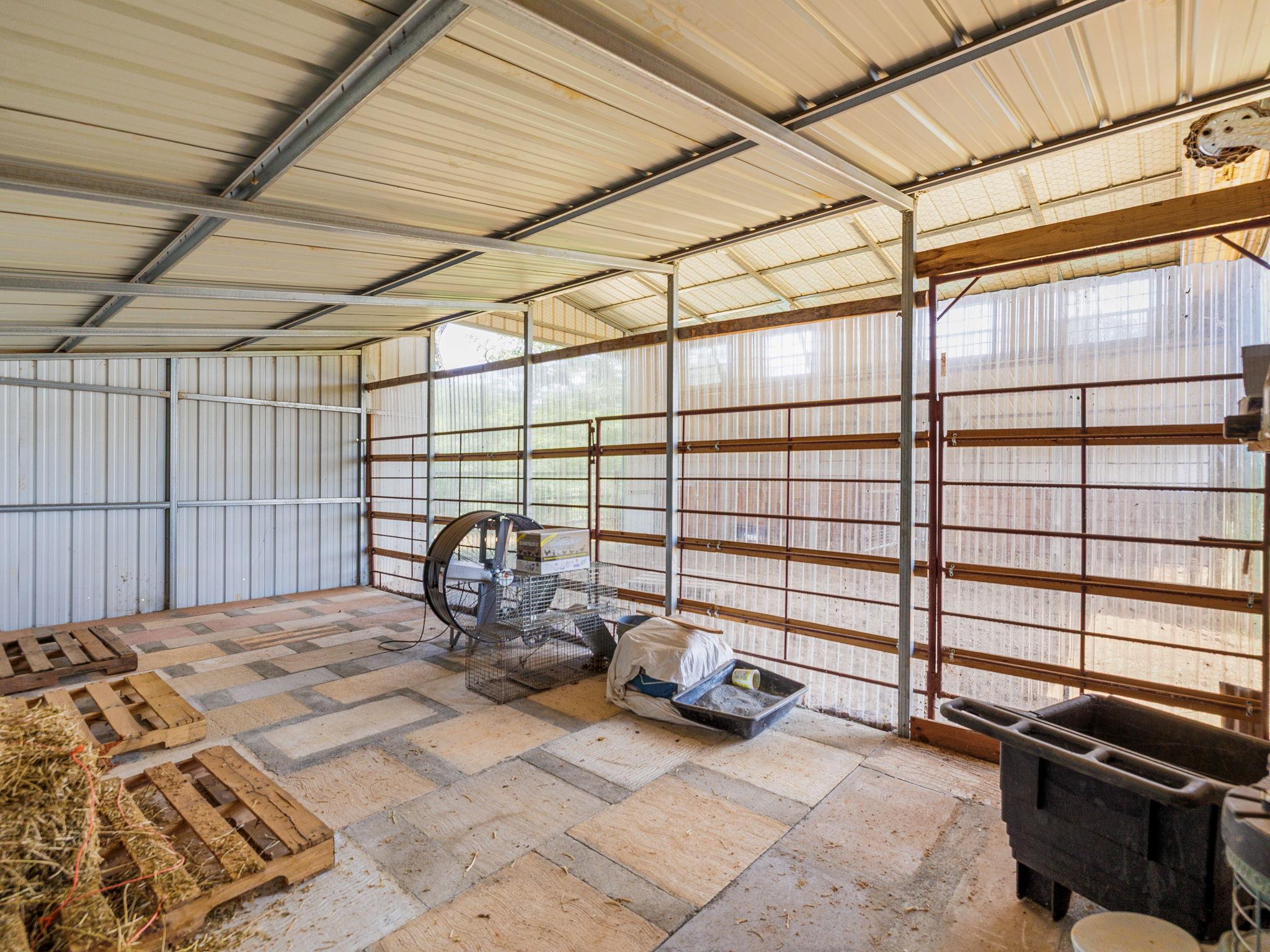 1045 Private Road 7005, Lexington, TX 78947