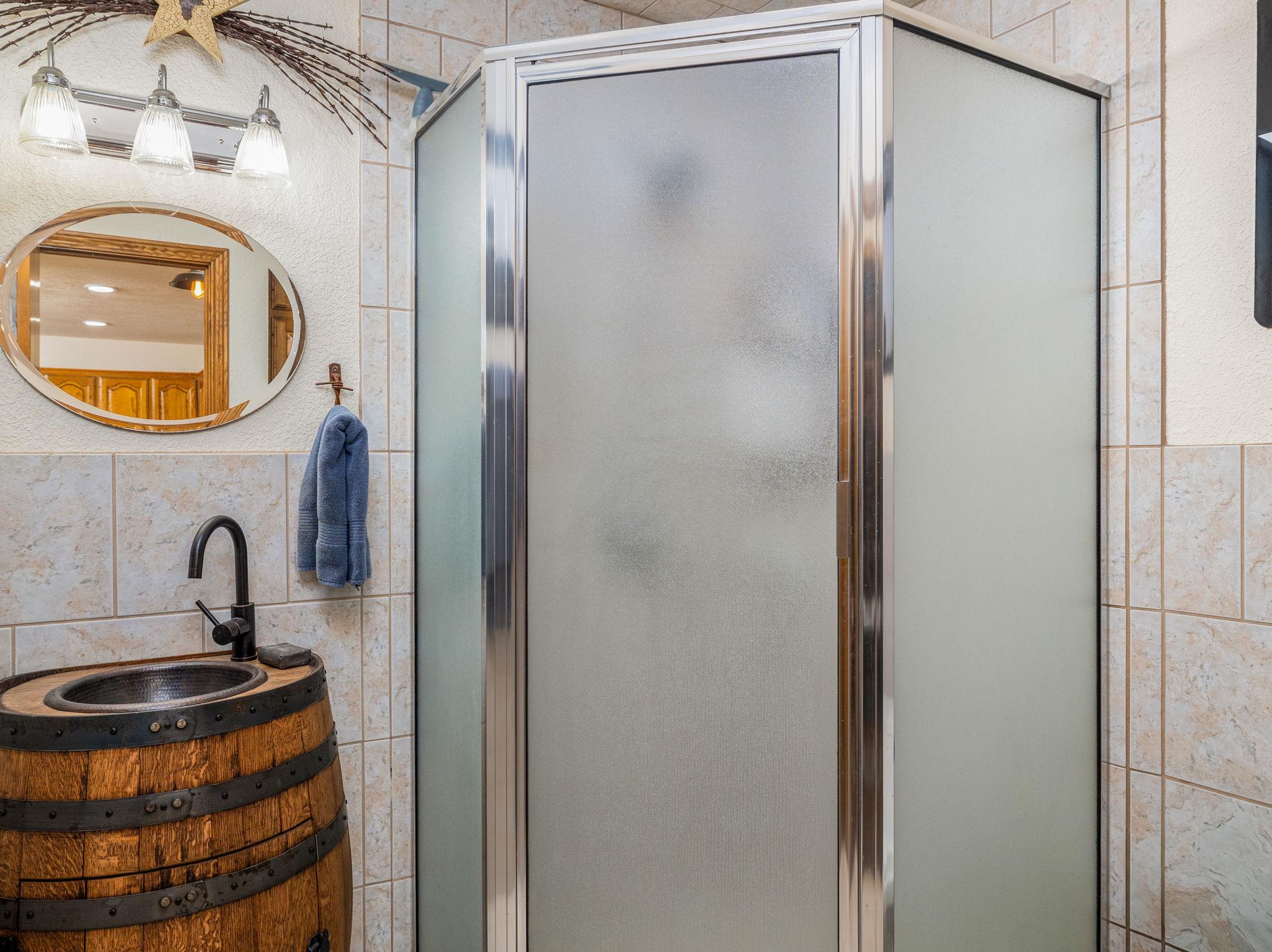 1045 Private Road 7005, Lexington, TX 78947