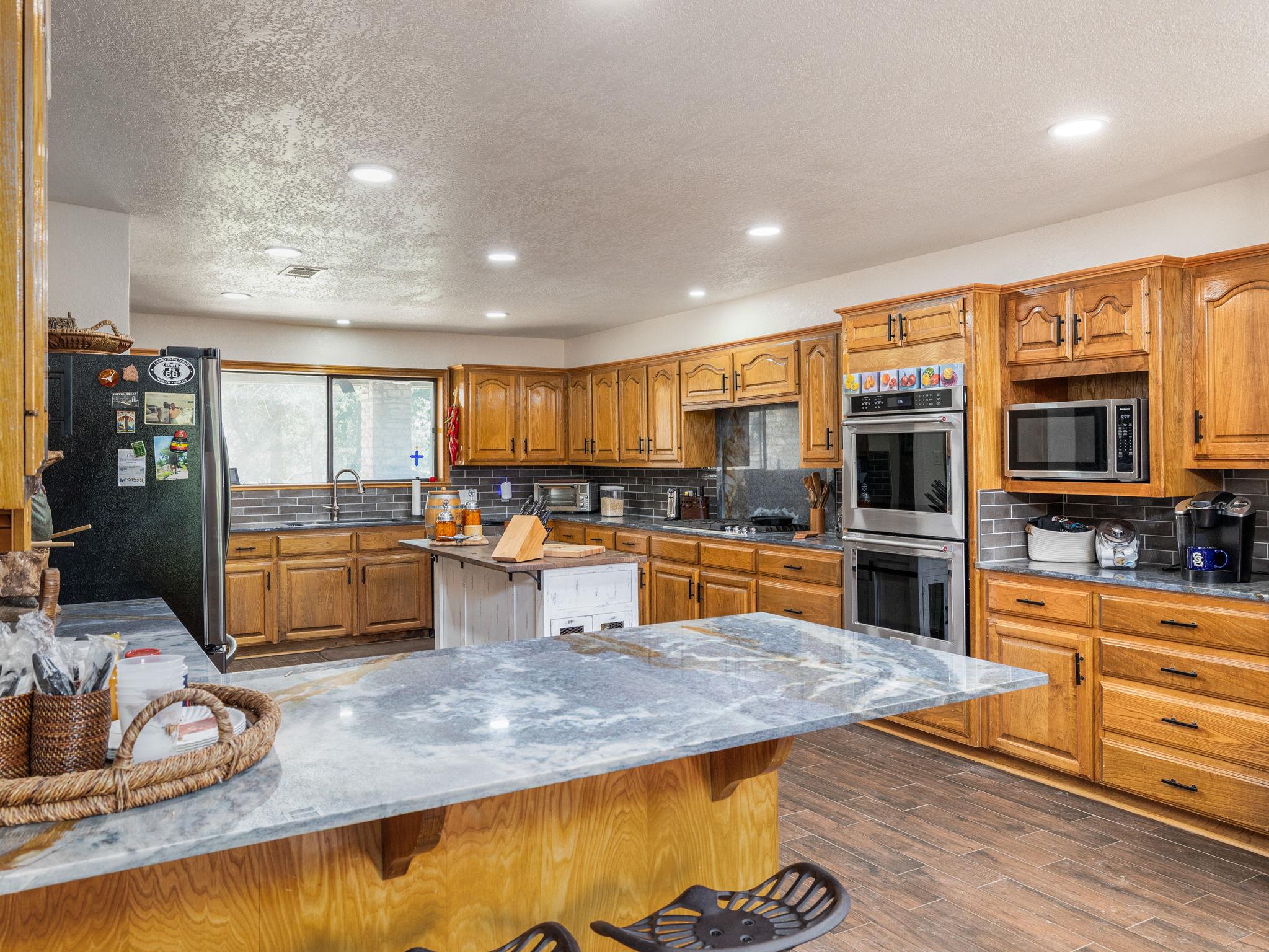 1045 Private Road 7005, Lexington, TX 78947