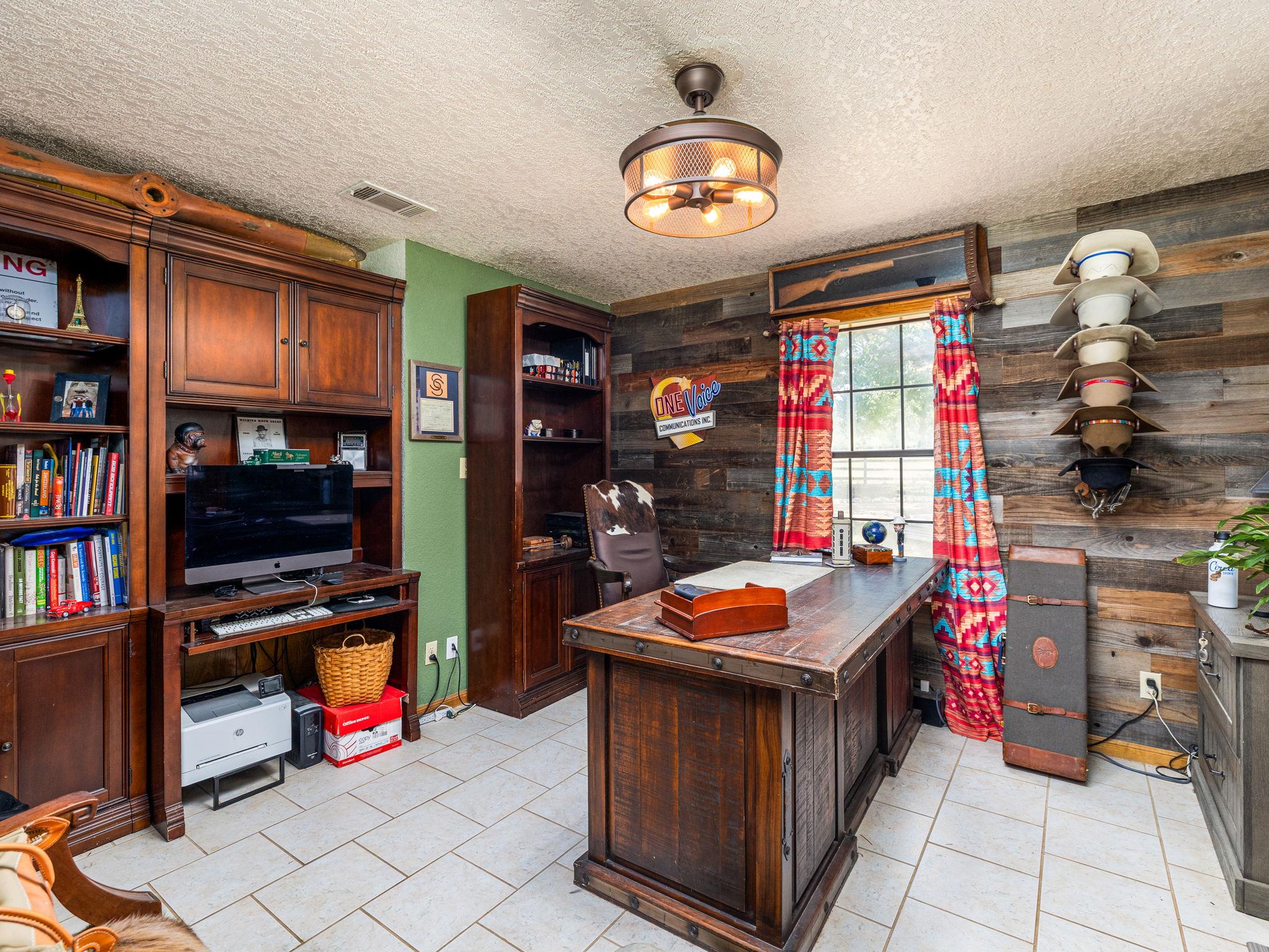 1045 Private Road 7005, Lexington, TX 78947