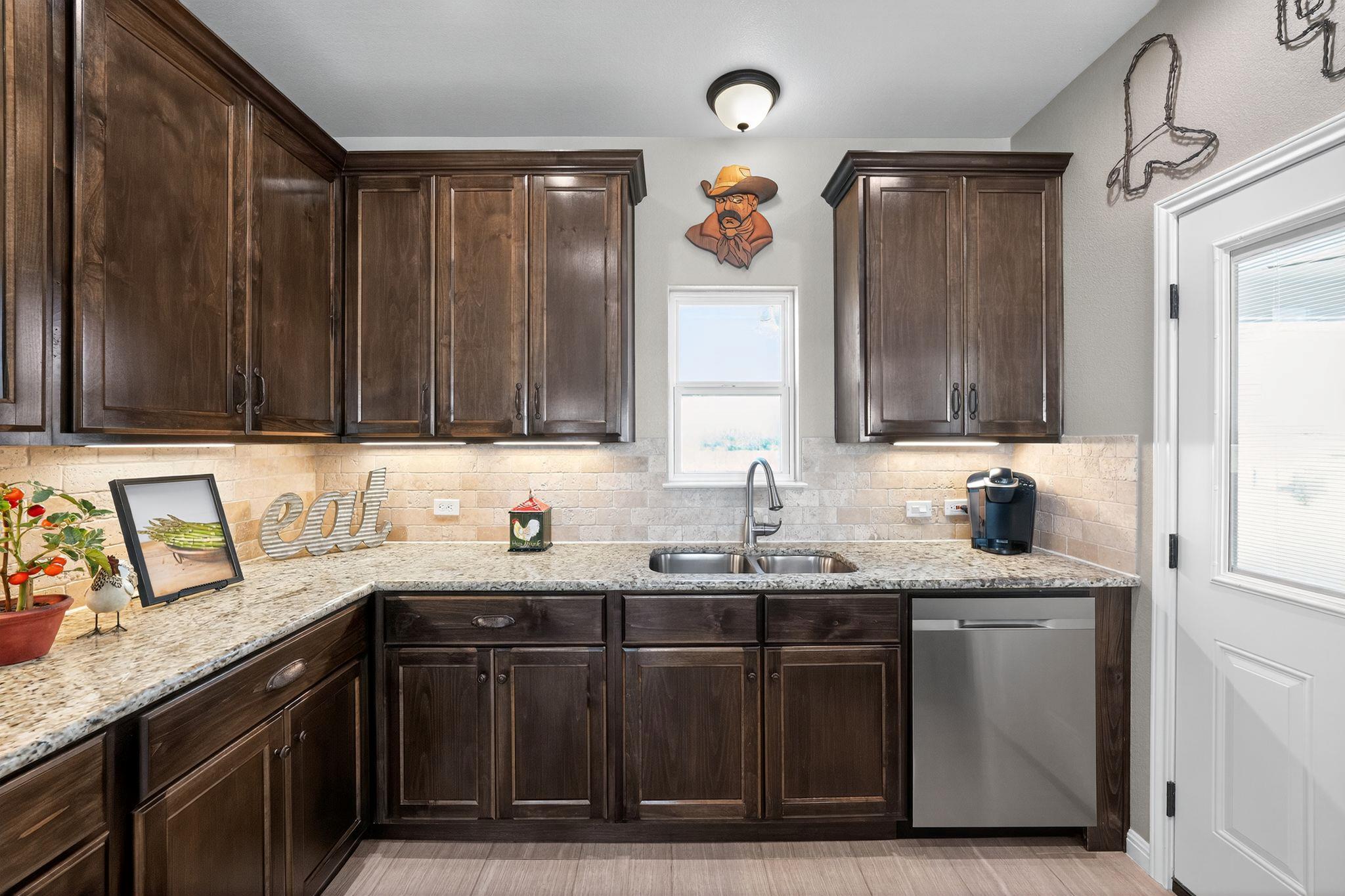 813 CR 342 Rd, Granger, TX 76530