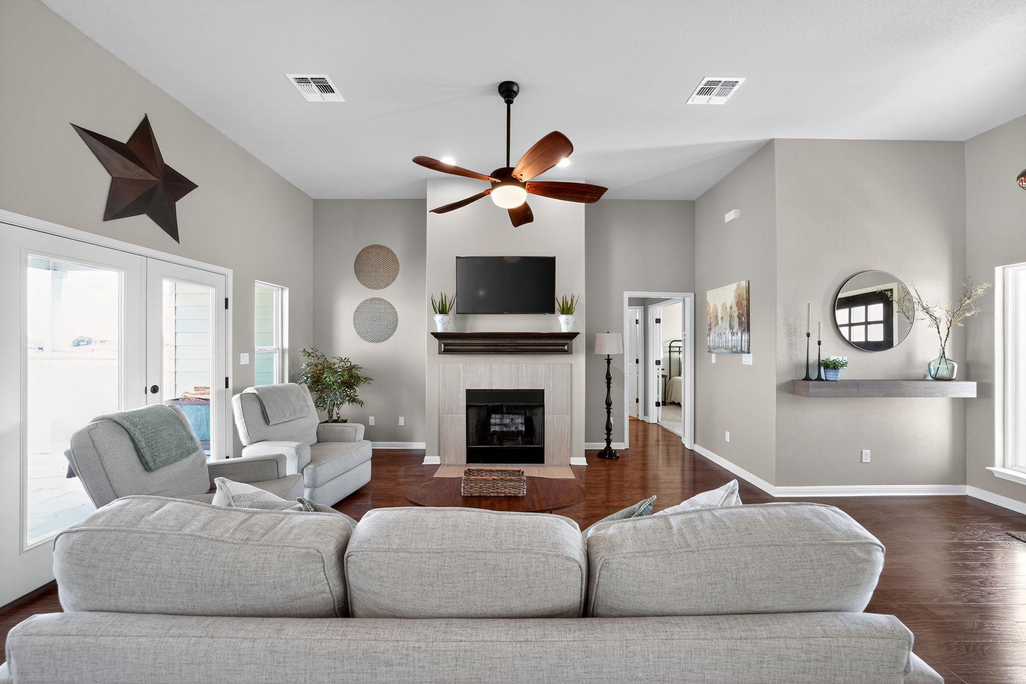 813 CR 342 Rd, Granger, TX 76530