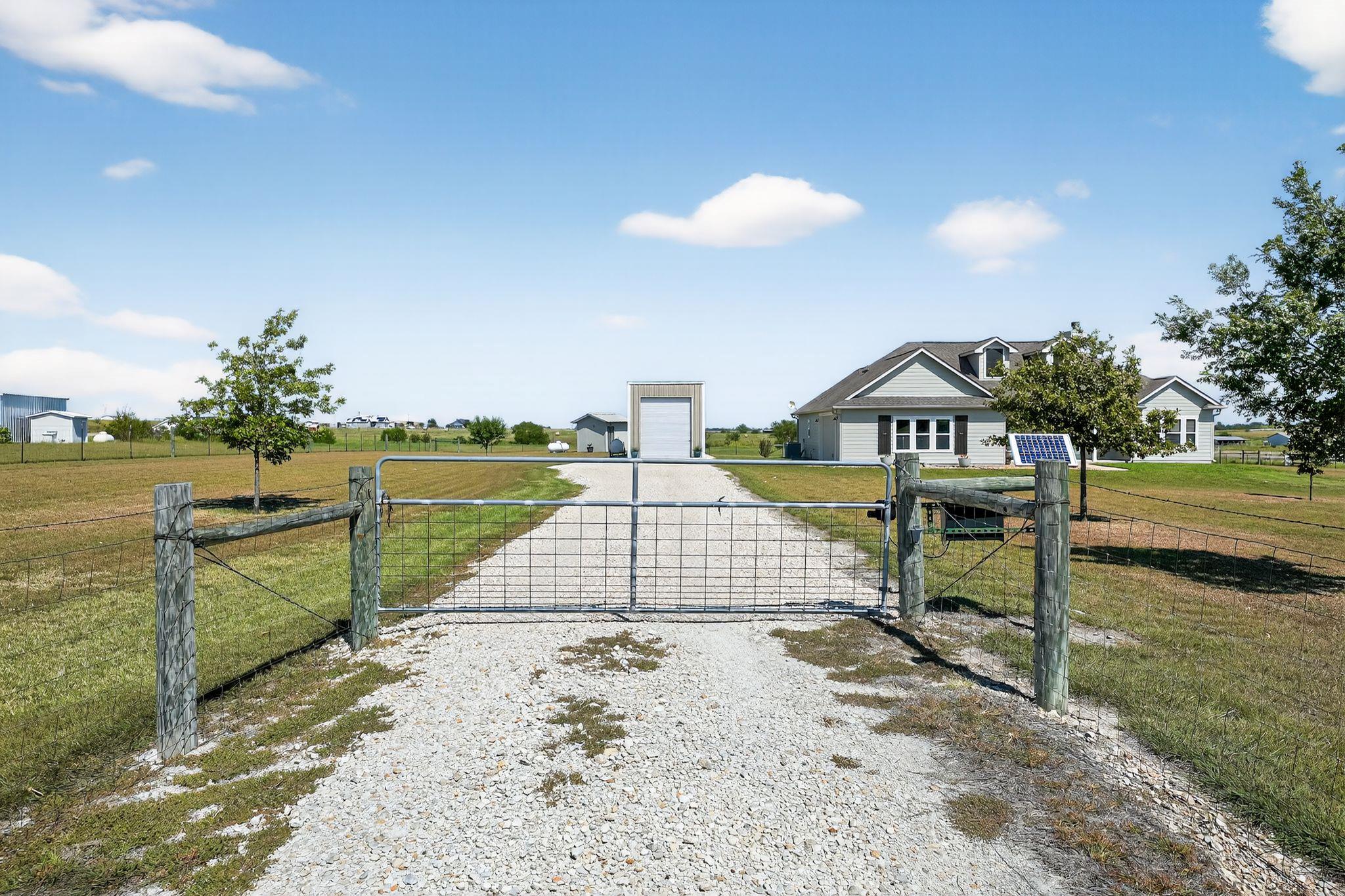 813 CR 342 Rd, Granger, TX 76530