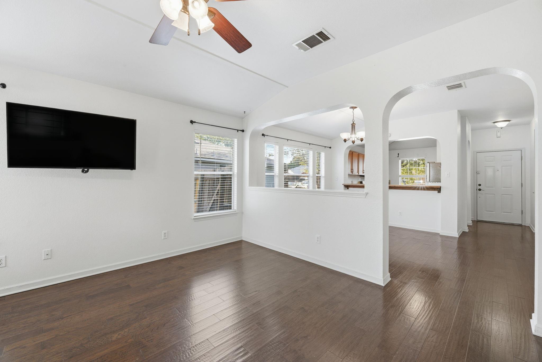 611 Masonwood Dr, Kyle, TX 78640