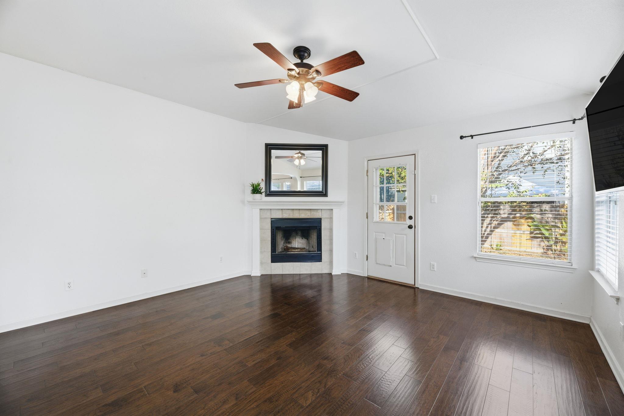 611 Masonwood Dr, Kyle, TX 78640