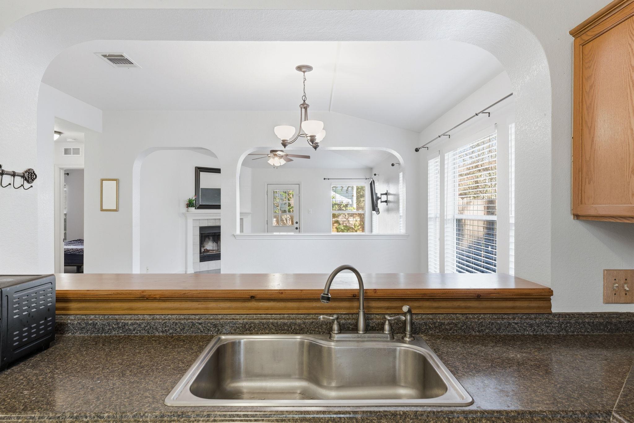 611 Masonwood Dr, Kyle, TX 78640