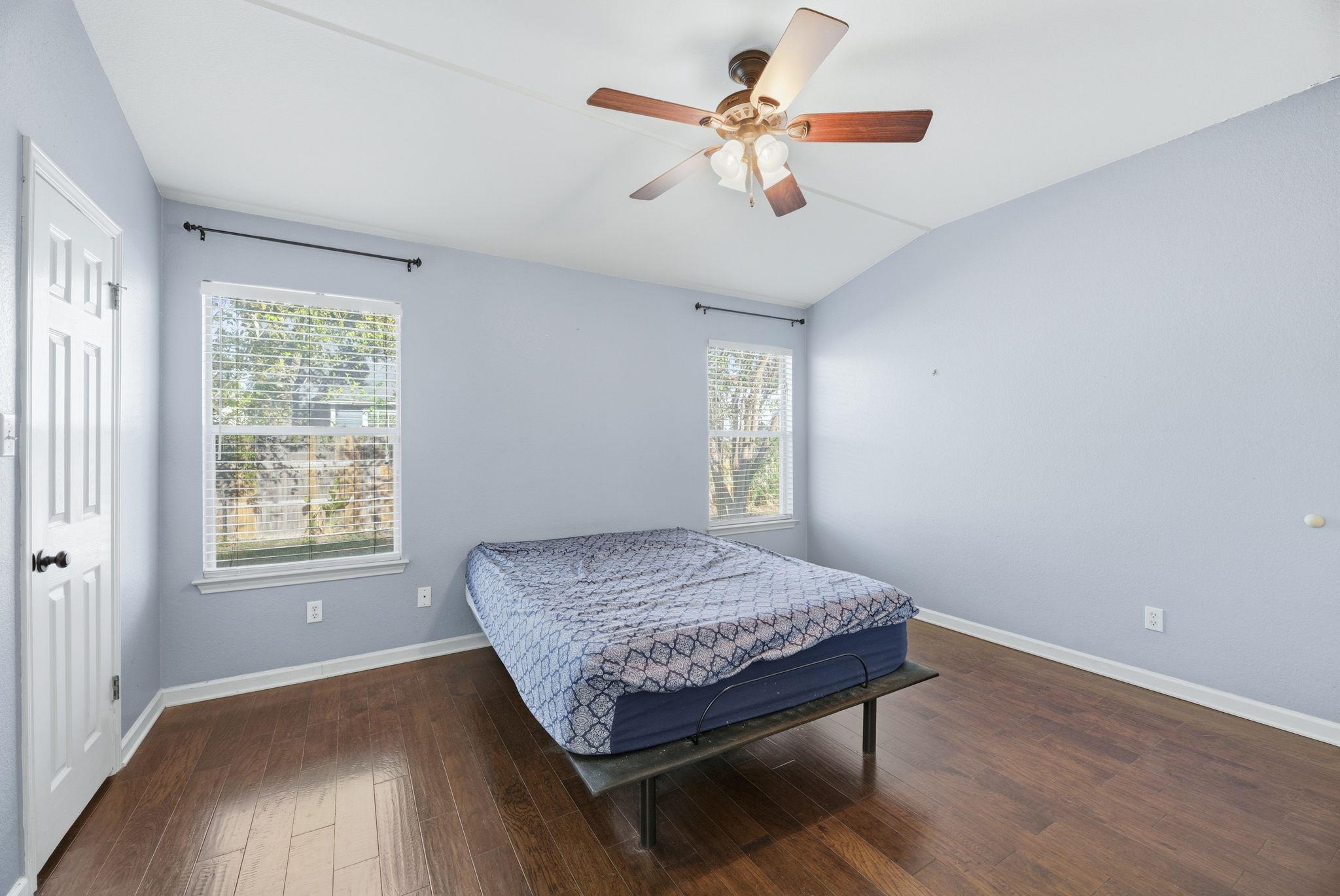 611 Masonwood Dr, Kyle, TX 78640