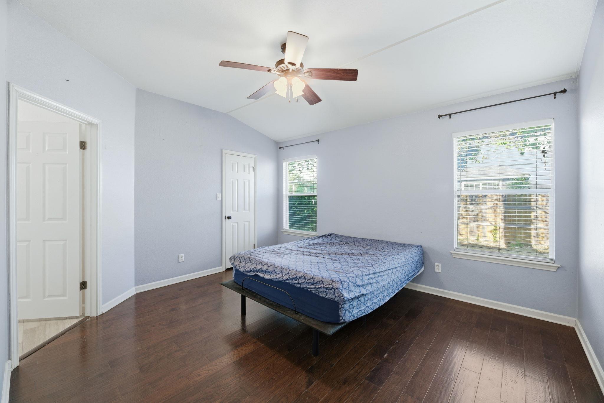 611 Masonwood Dr, Kyle, TX 78640