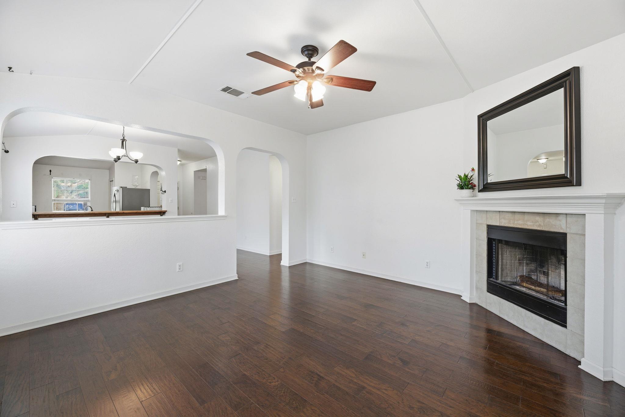 611 Masonwood Dr, Kyle, TX 78640