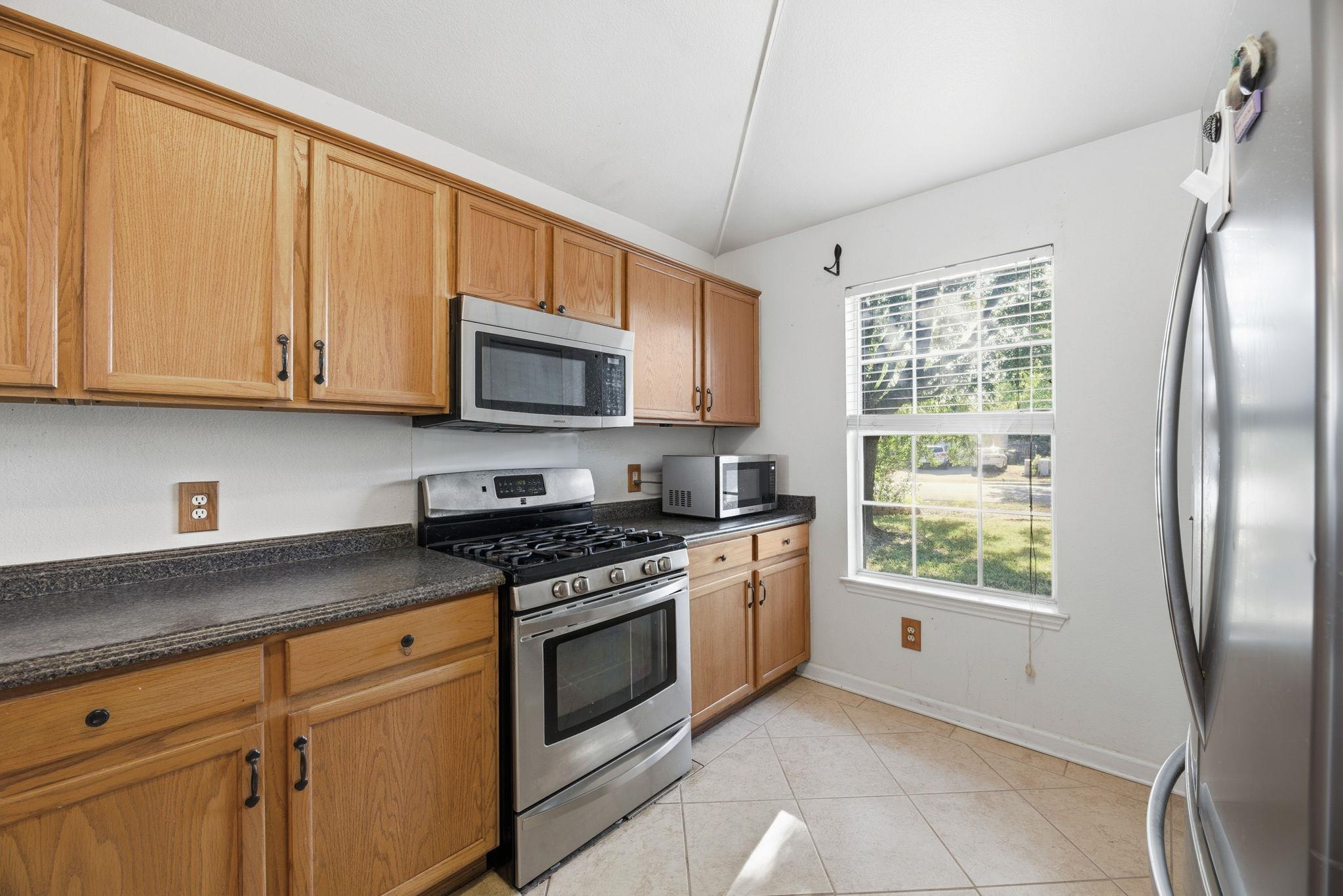 611 Masonwood Dr, Kyle, TX 78640