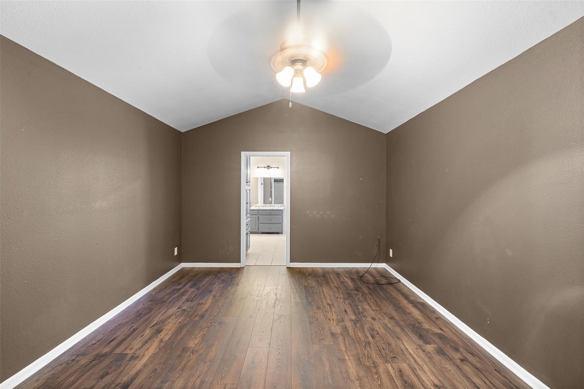 1027 Shady Cir, Lexington, TX 78947