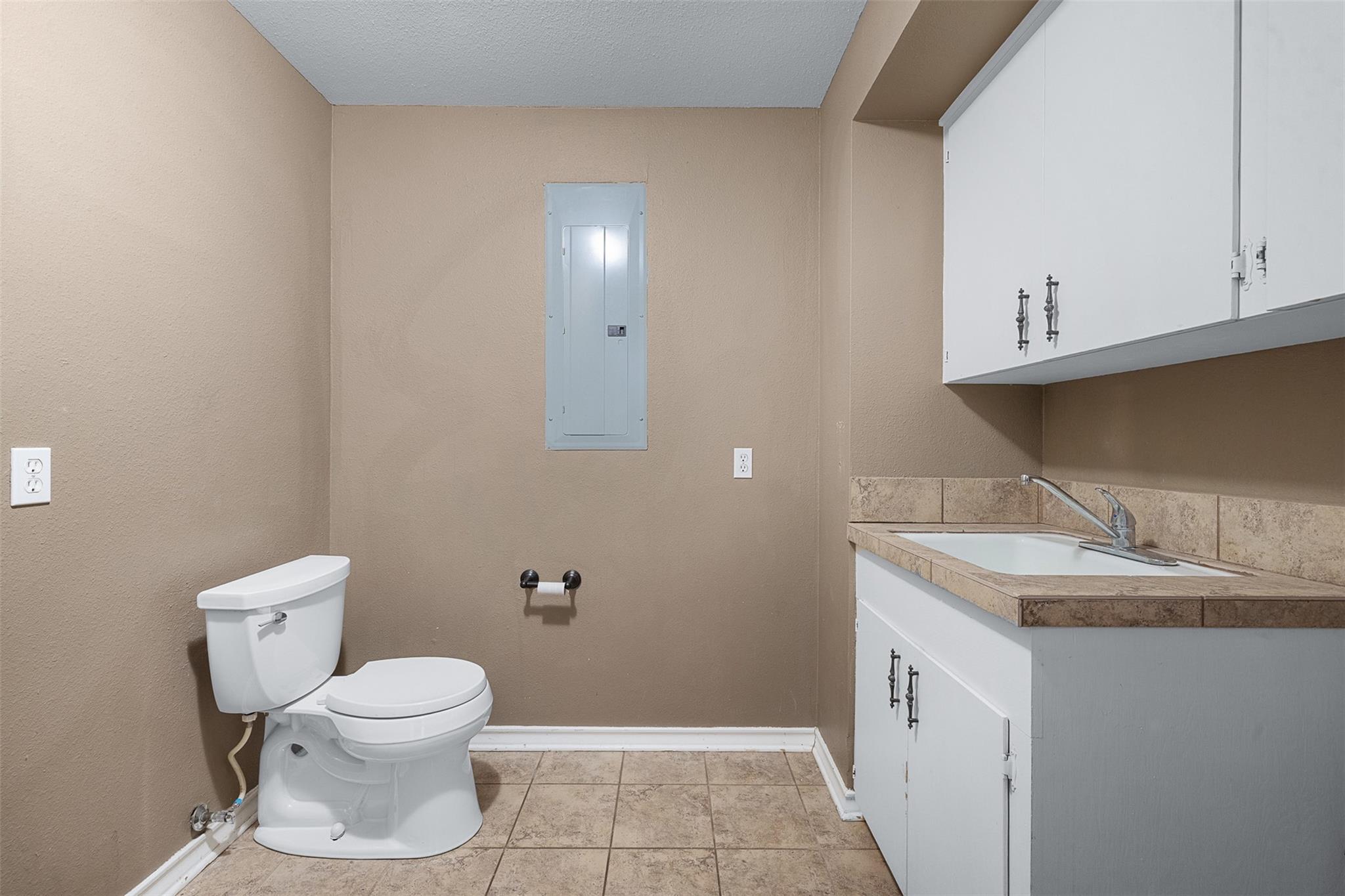 1027 Shady Cir, Lexington, TX 78947