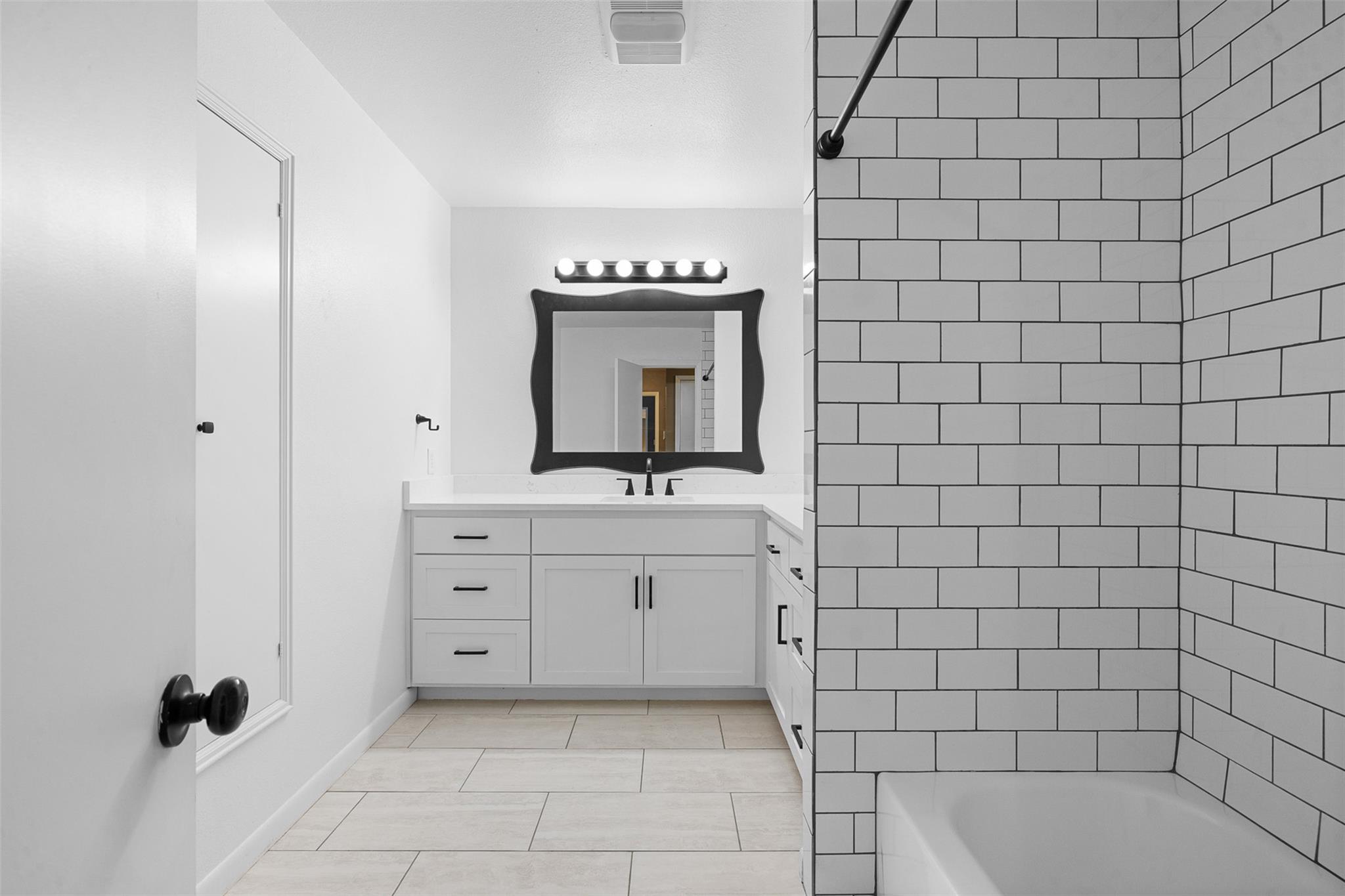 1027 Shady Cir, Lexington, TX 78947