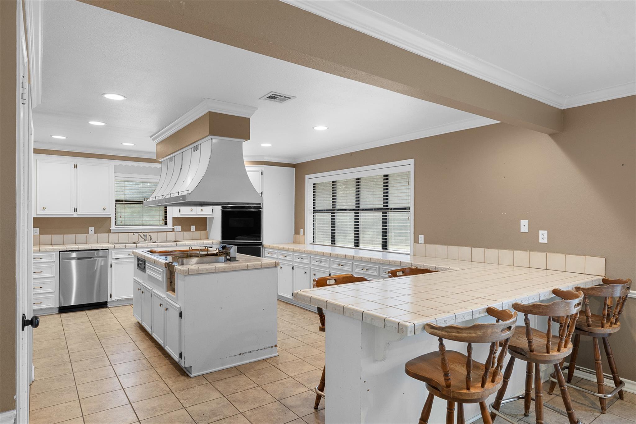 1027 Shady Cir, Lexington, TX 78947