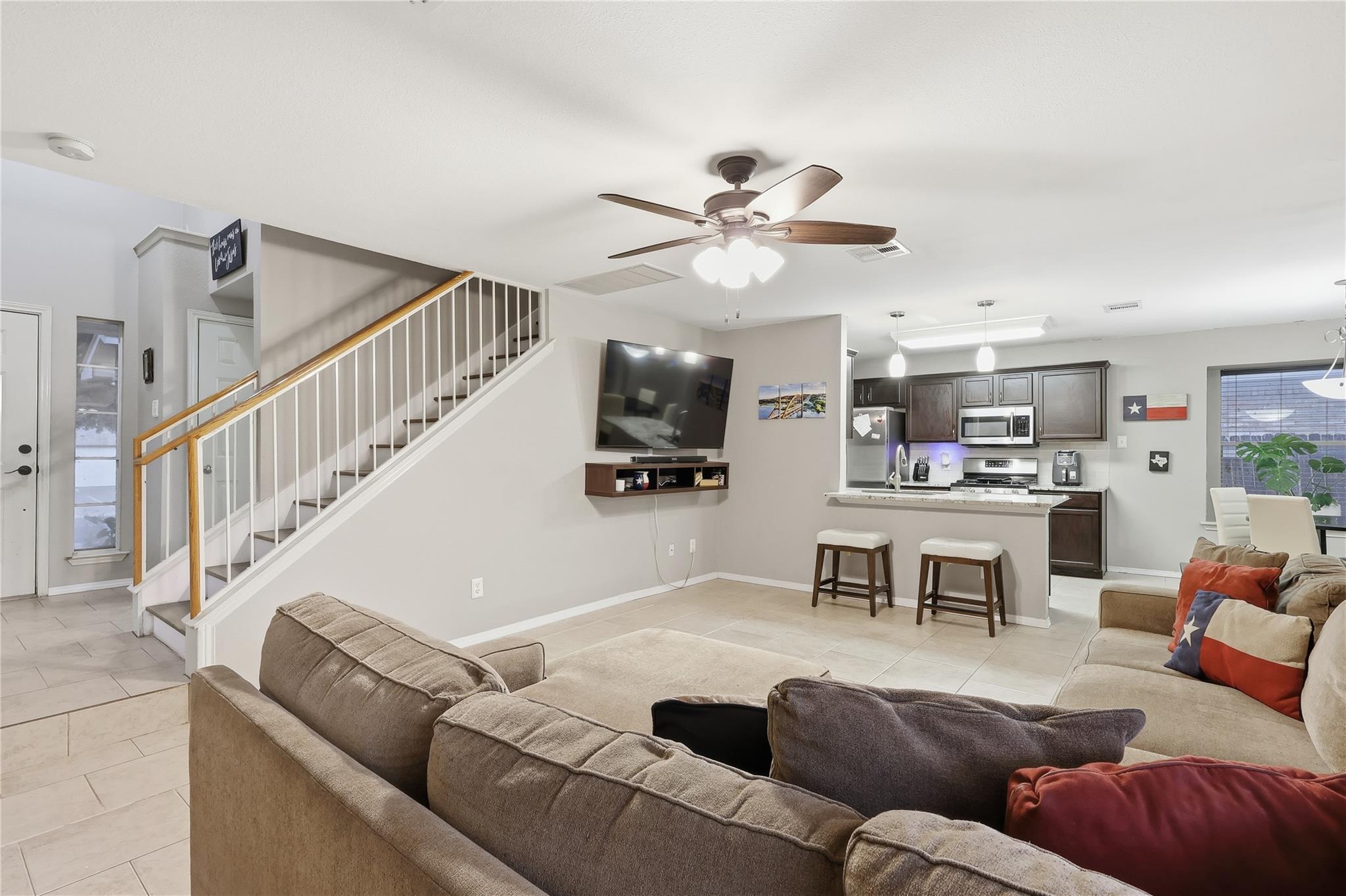 2067 Buckley Ln, Round Rock, TX 78664