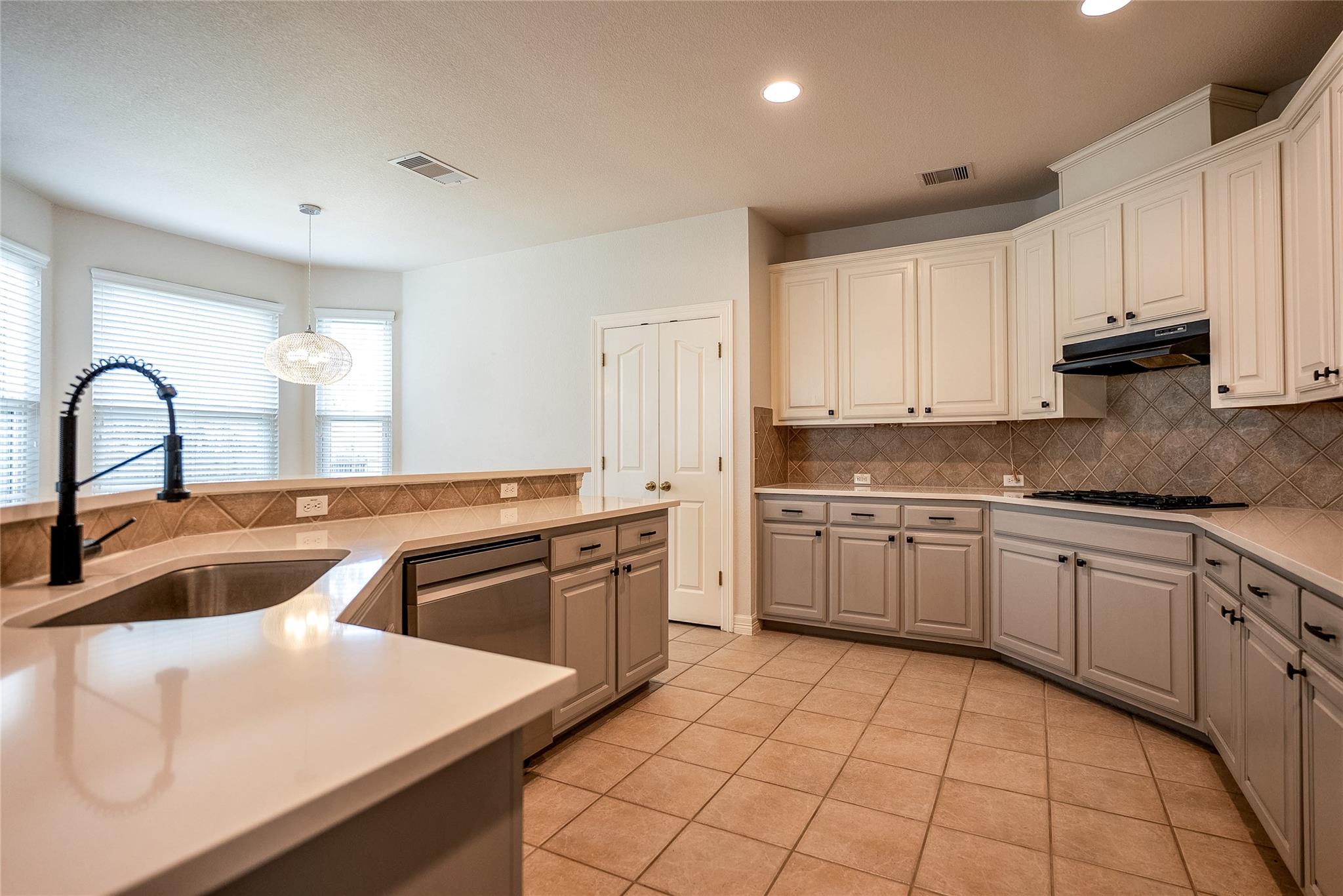 8216 Partridge Bend Cv, Austin, TX 78729