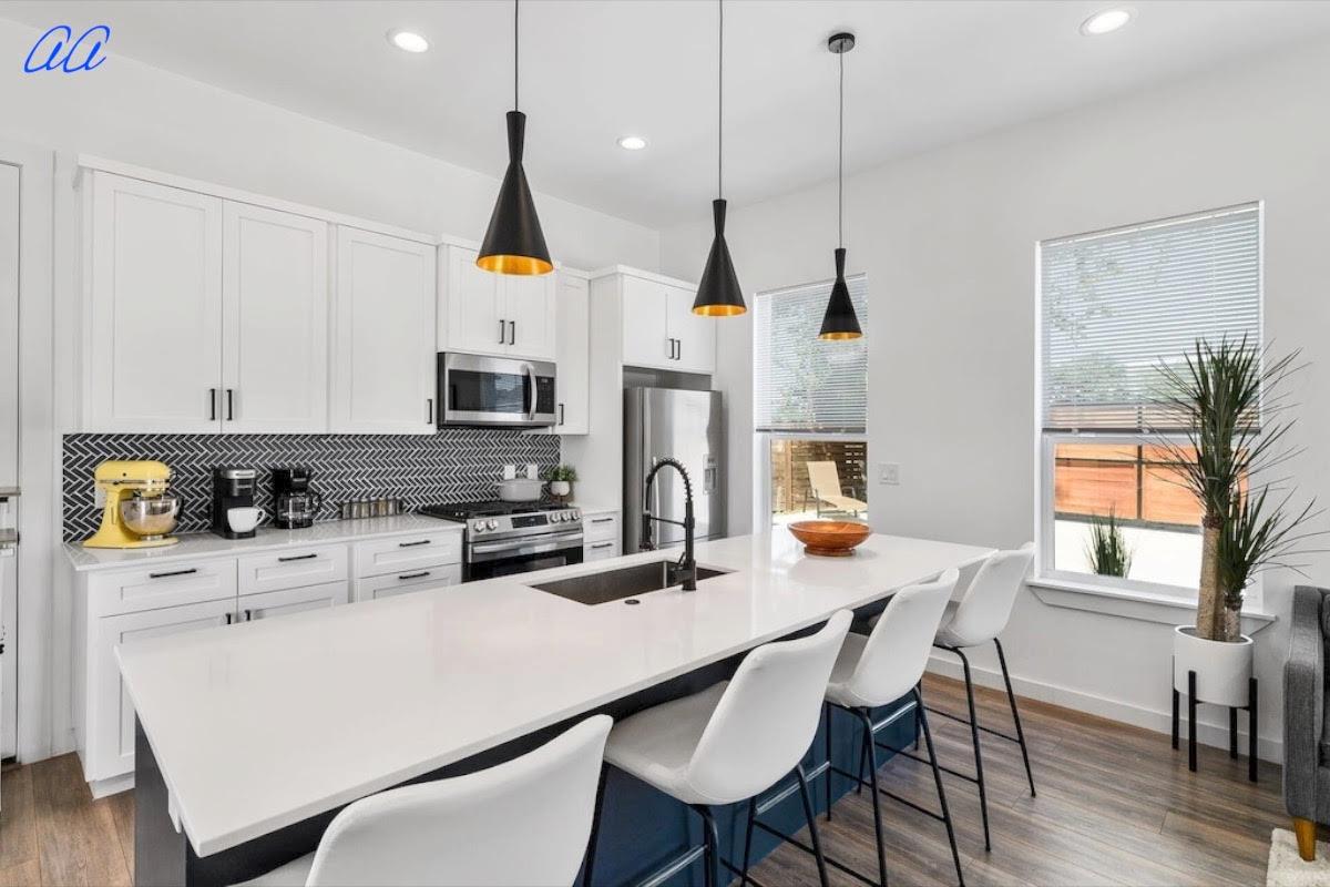 5401 Stuart Cir Dr # 1, Austin, TX 78721