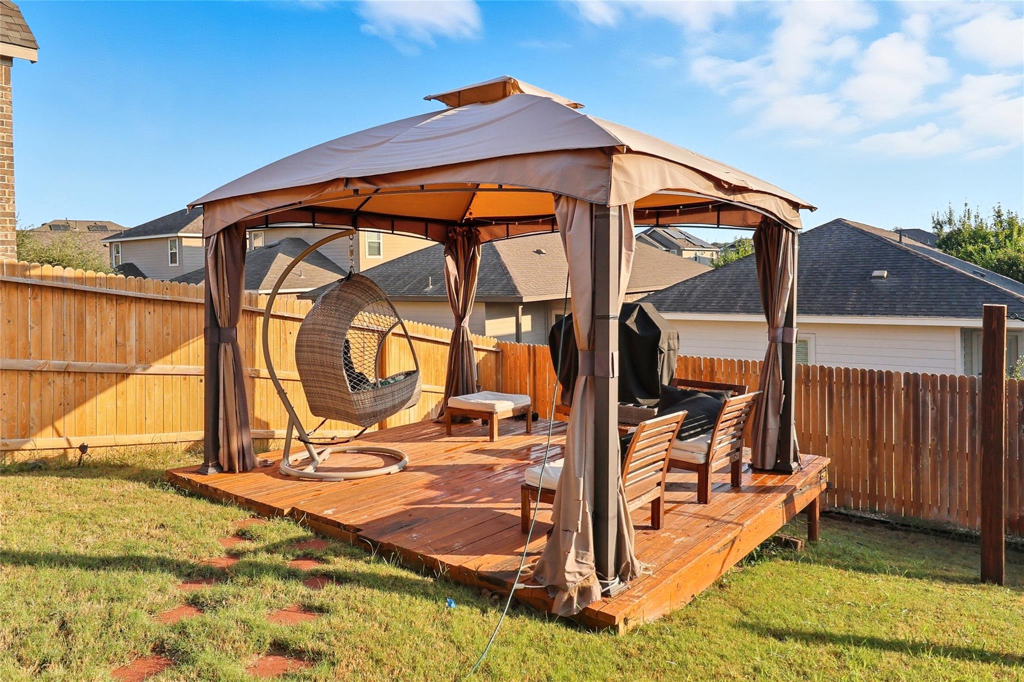 2838 High Castle Ln, San Antonio, TX 78245