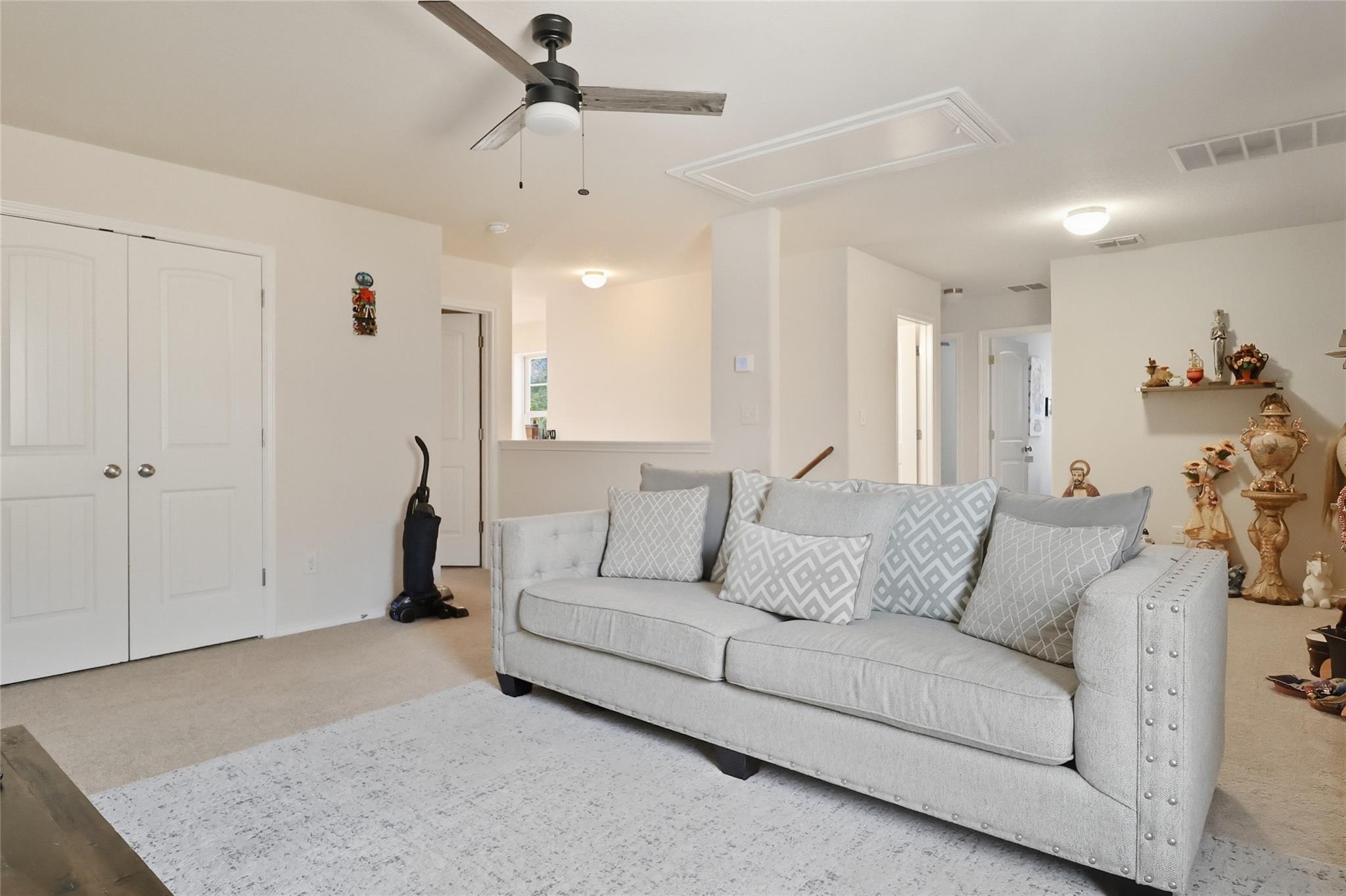 2838 High Castle Ln, San Antonio, TX 78245