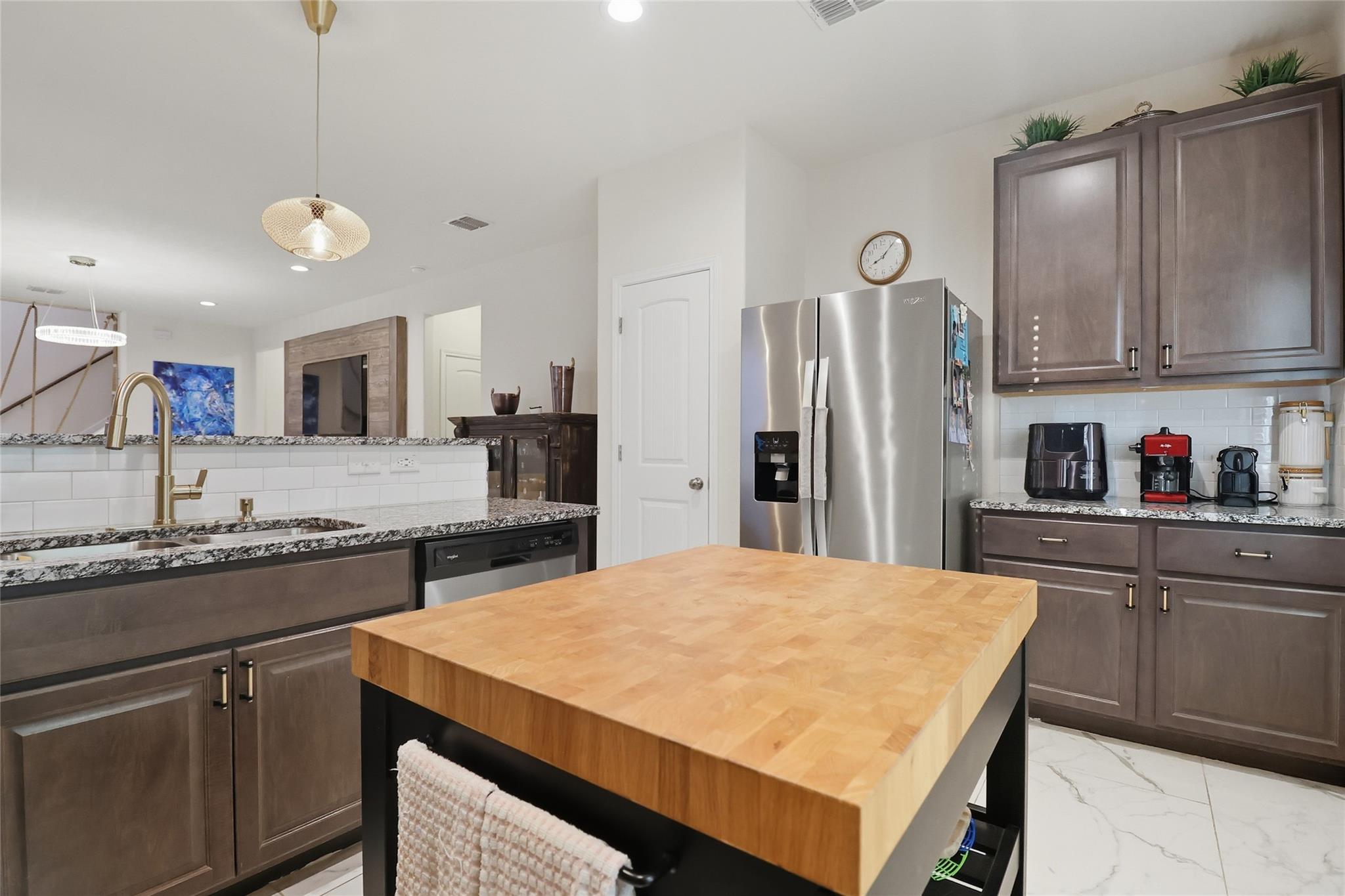 2838 High Castle Ln, San Antonio, TX 78245