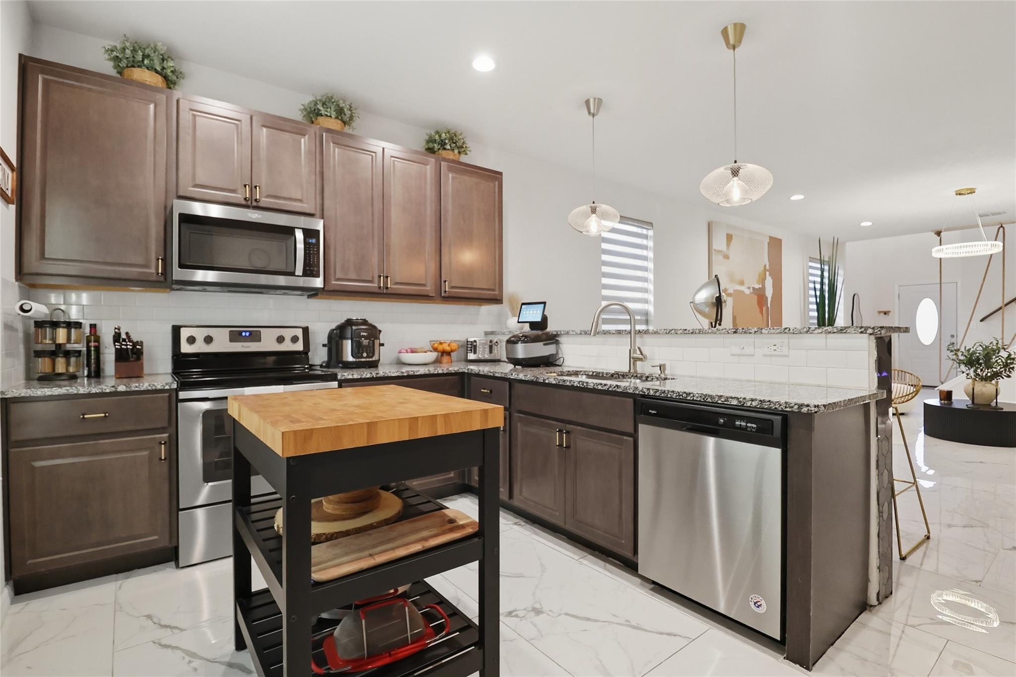 2838 High Castle Ln, San Antonio, TX 78245